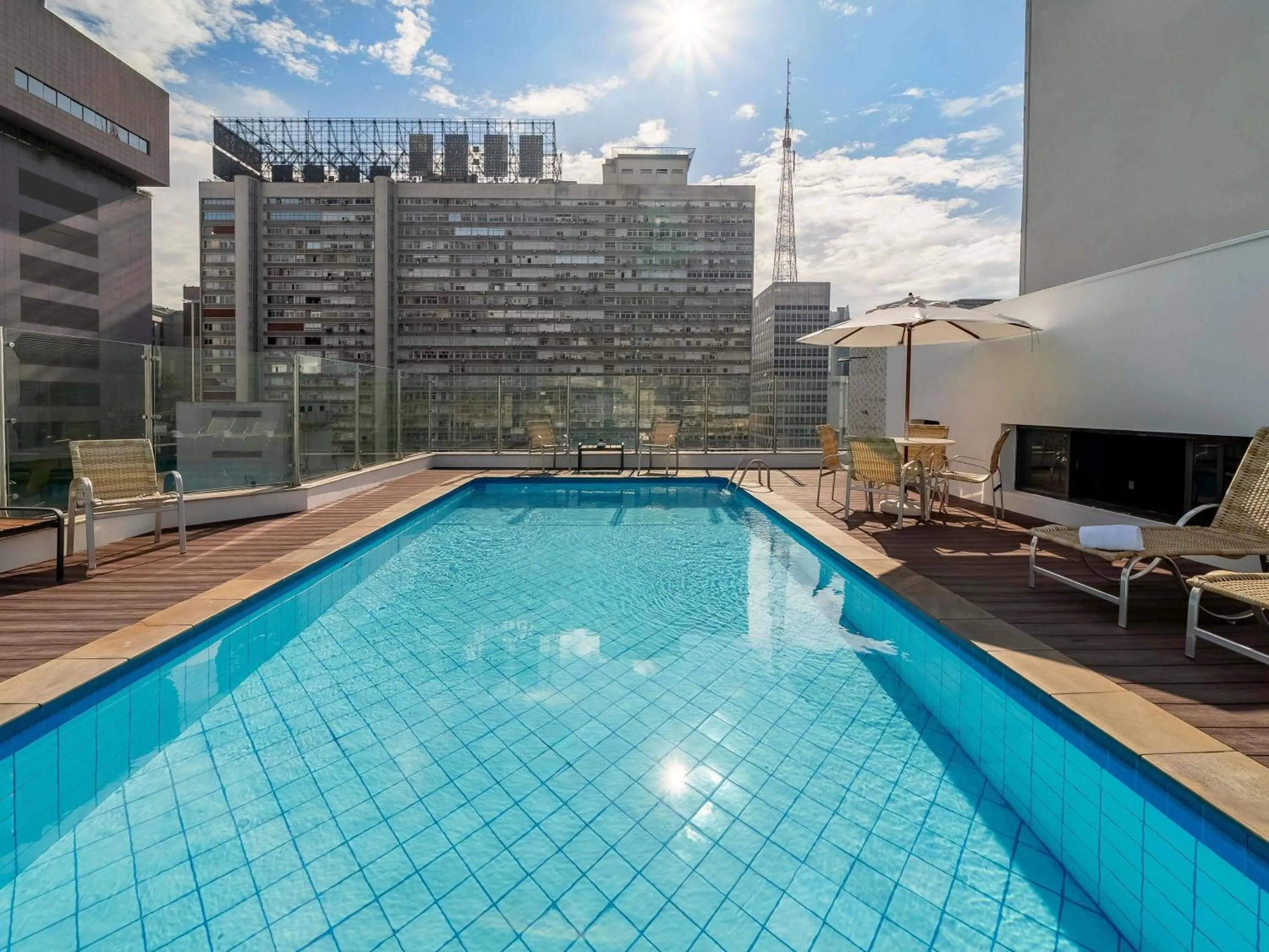 Pool view in Mercure Sao Paulo Alamedas