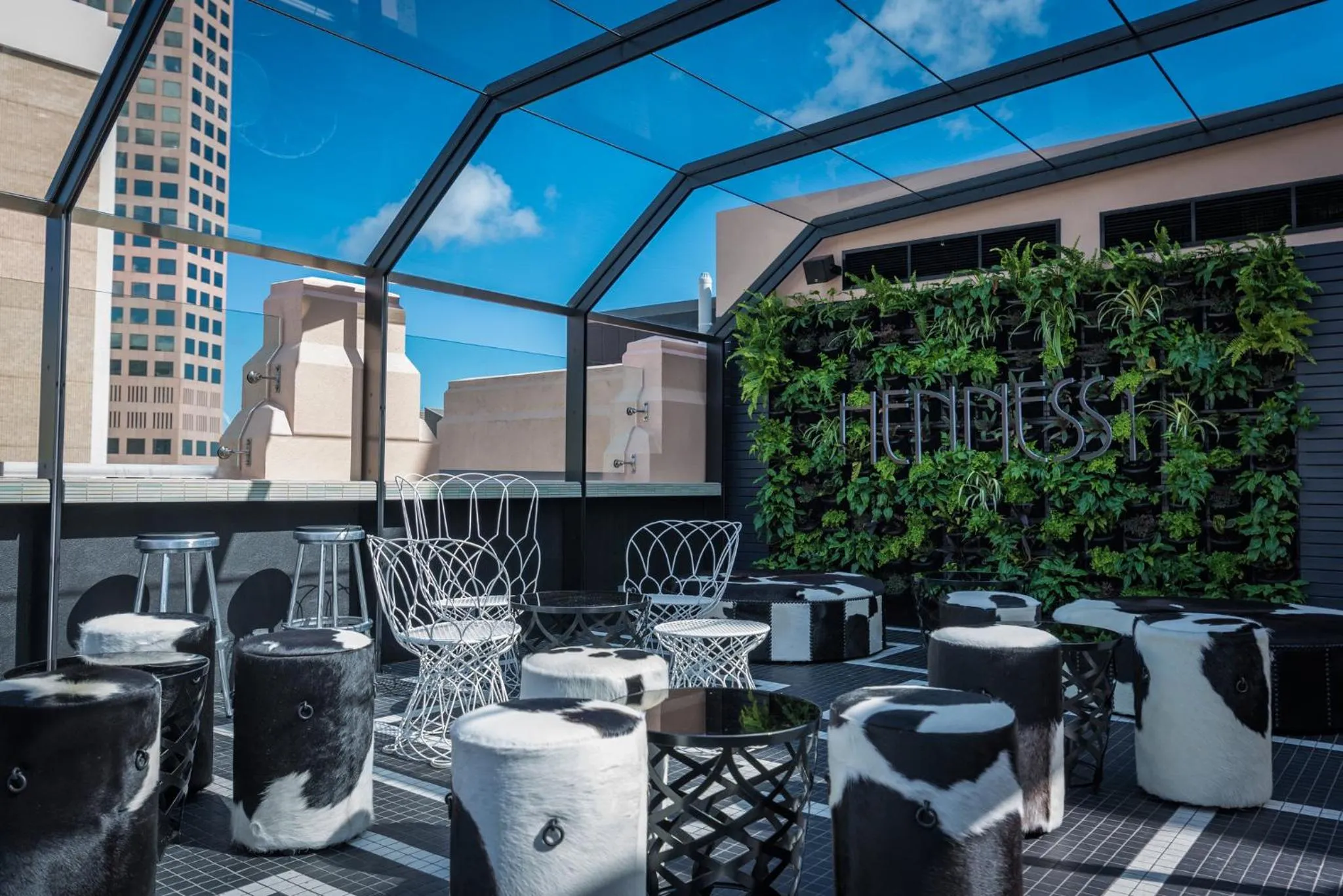 Lounge or bar in Mayfair Hotel Adelaide by IHG