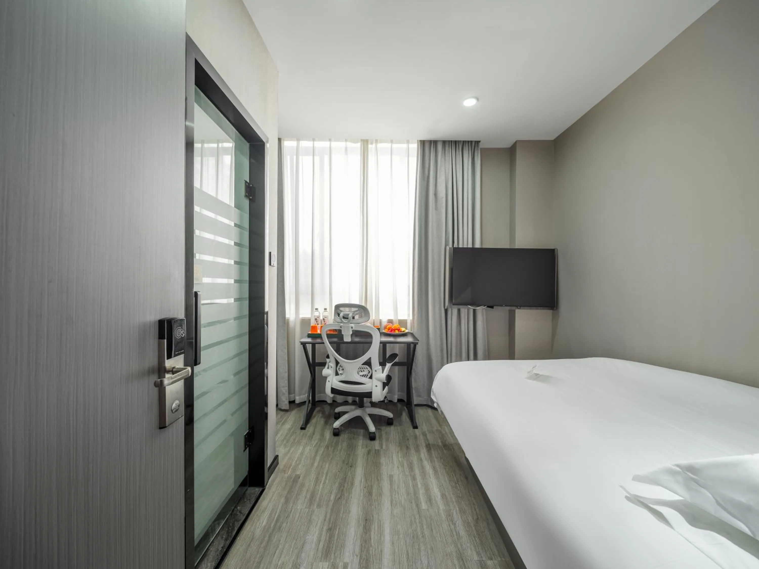 Bedroom, Bed in Orient Rose International Hotel