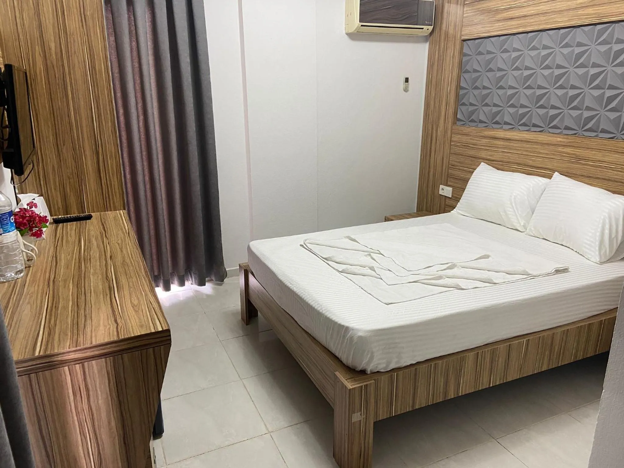 Bed in Royal Ezel Hotel