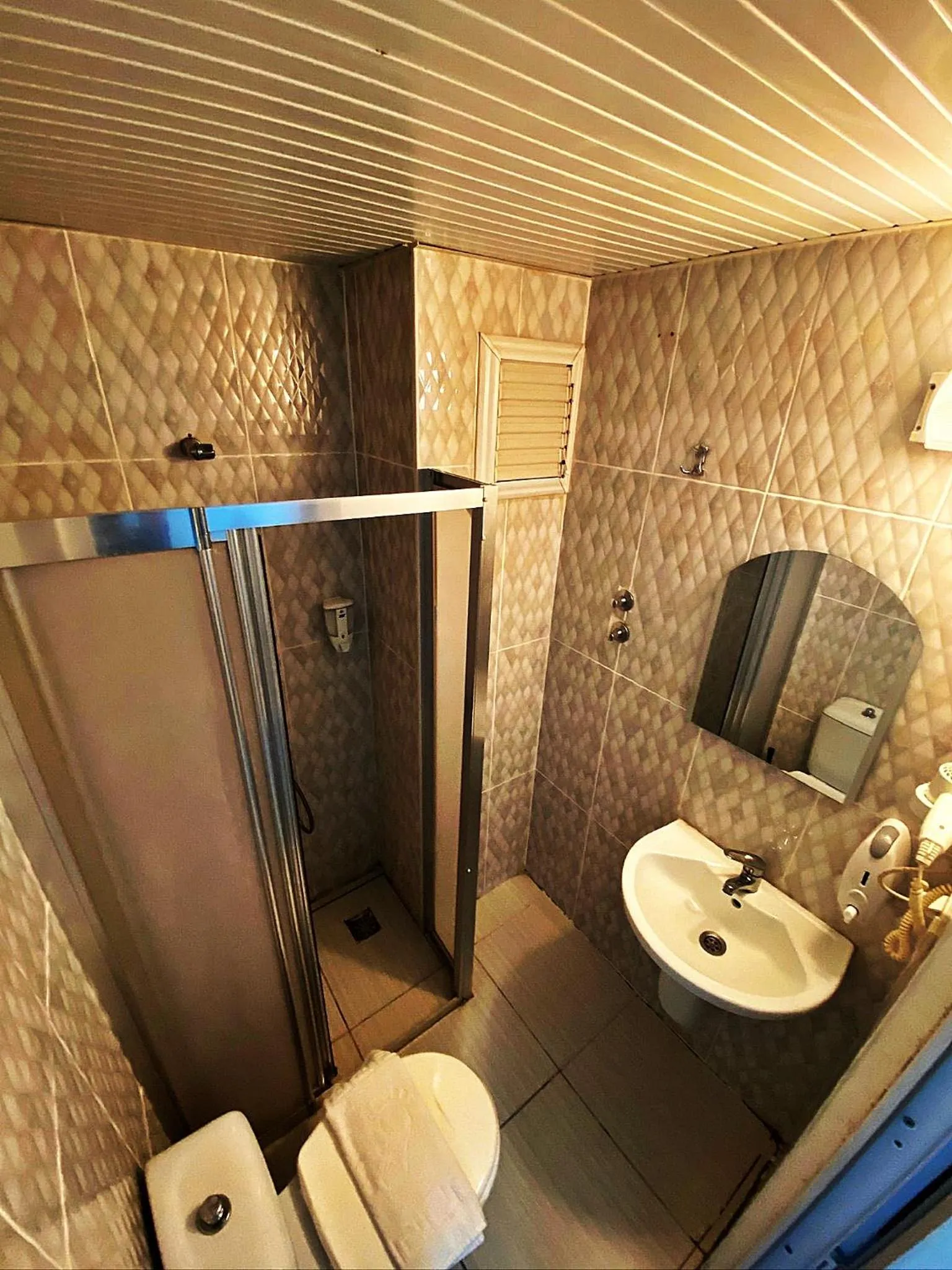 Toilet in Royal Ezel Hotel