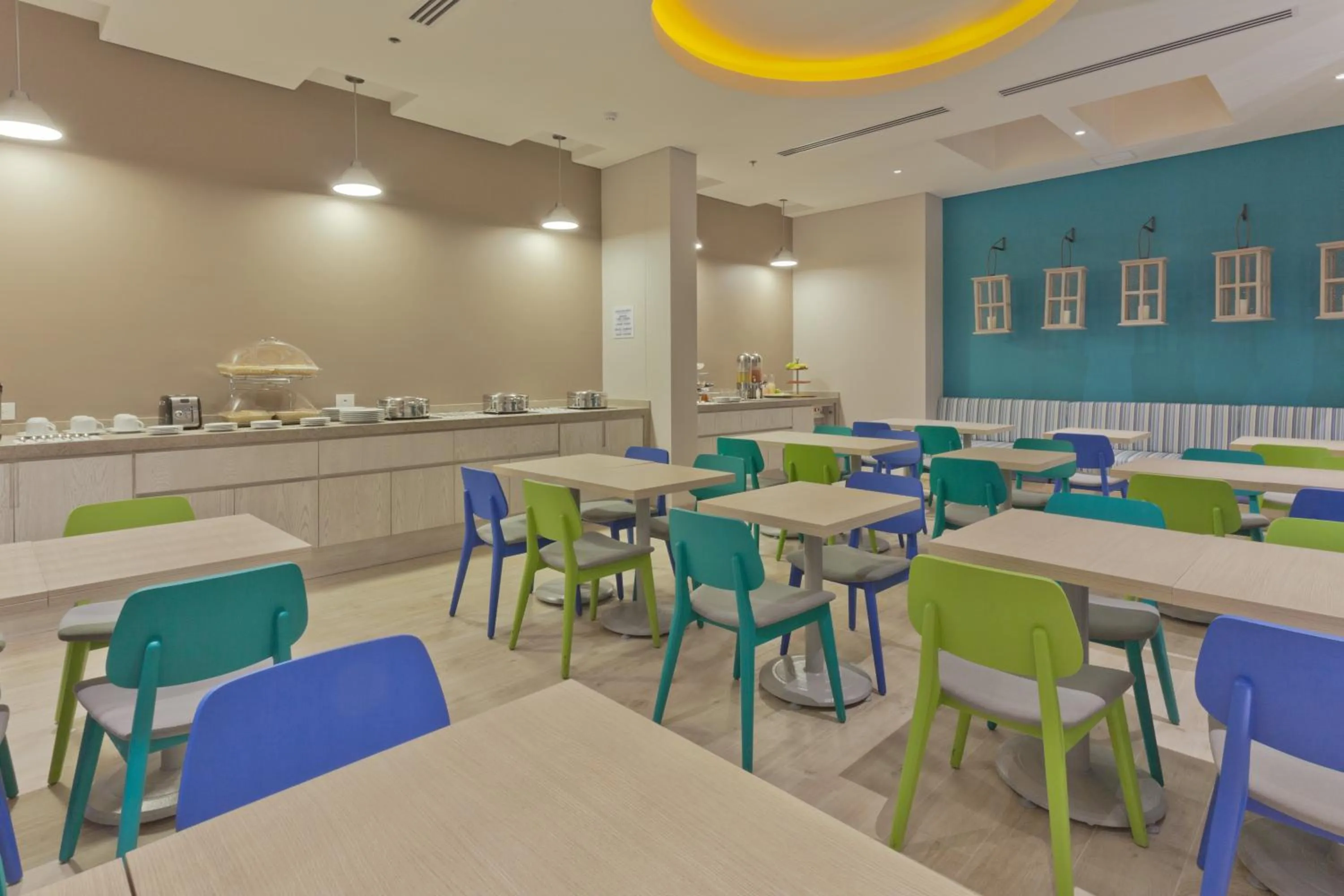 Restaurant/places to eat in Holiday Inn Express Yopal by IHG