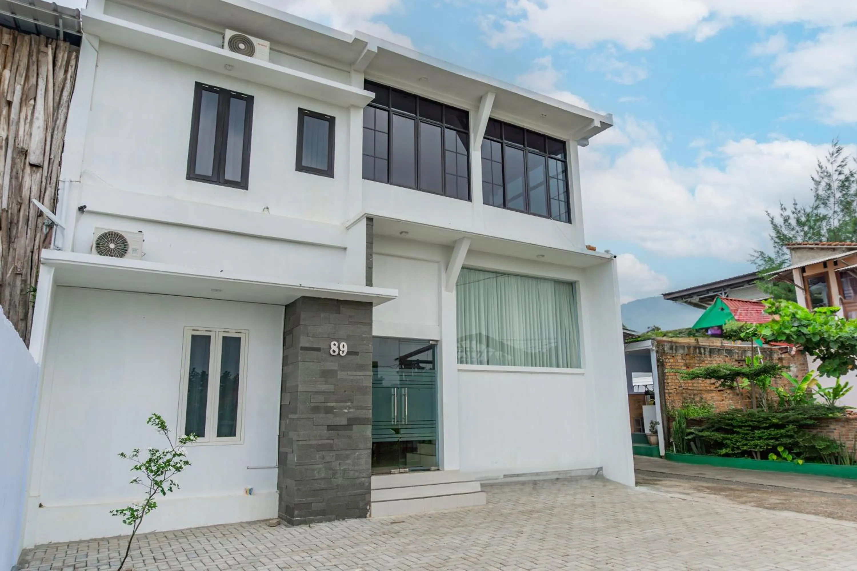 Facade/entrance in OYO 93812 Tebing Vieatnam