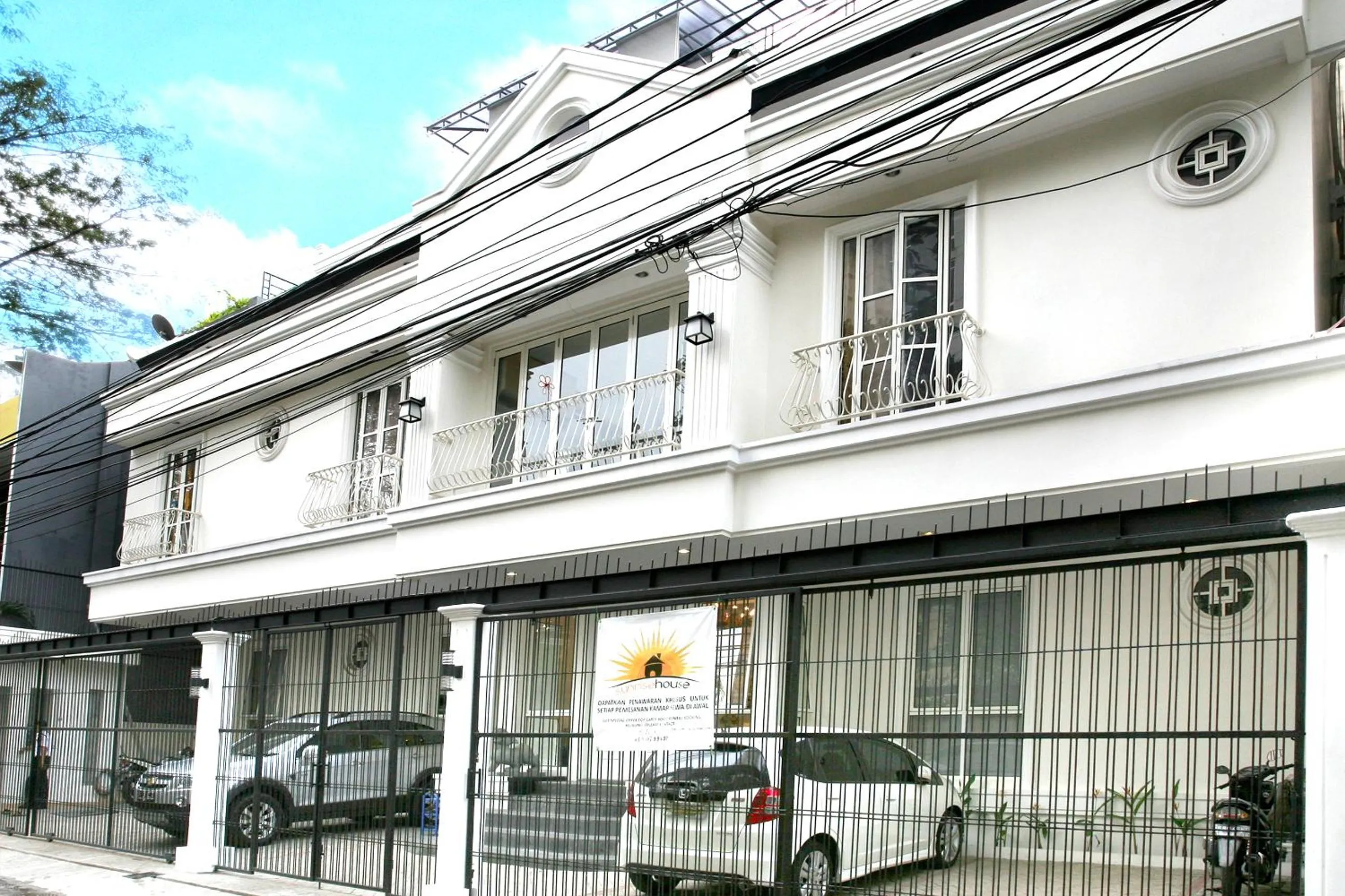 Property building in Sun Rise House