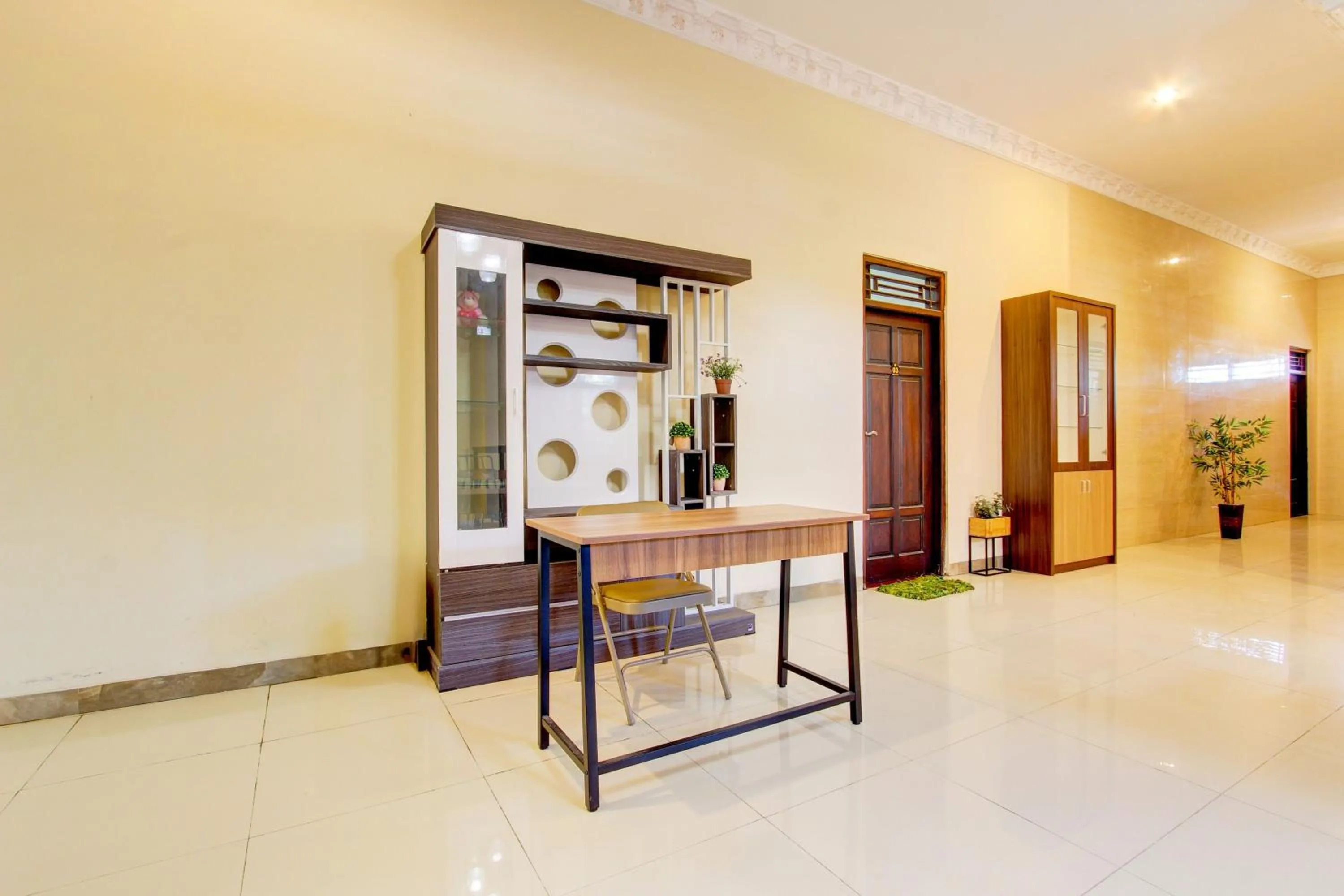 Lobby or reception in Hotel O Delia Inn Syariah