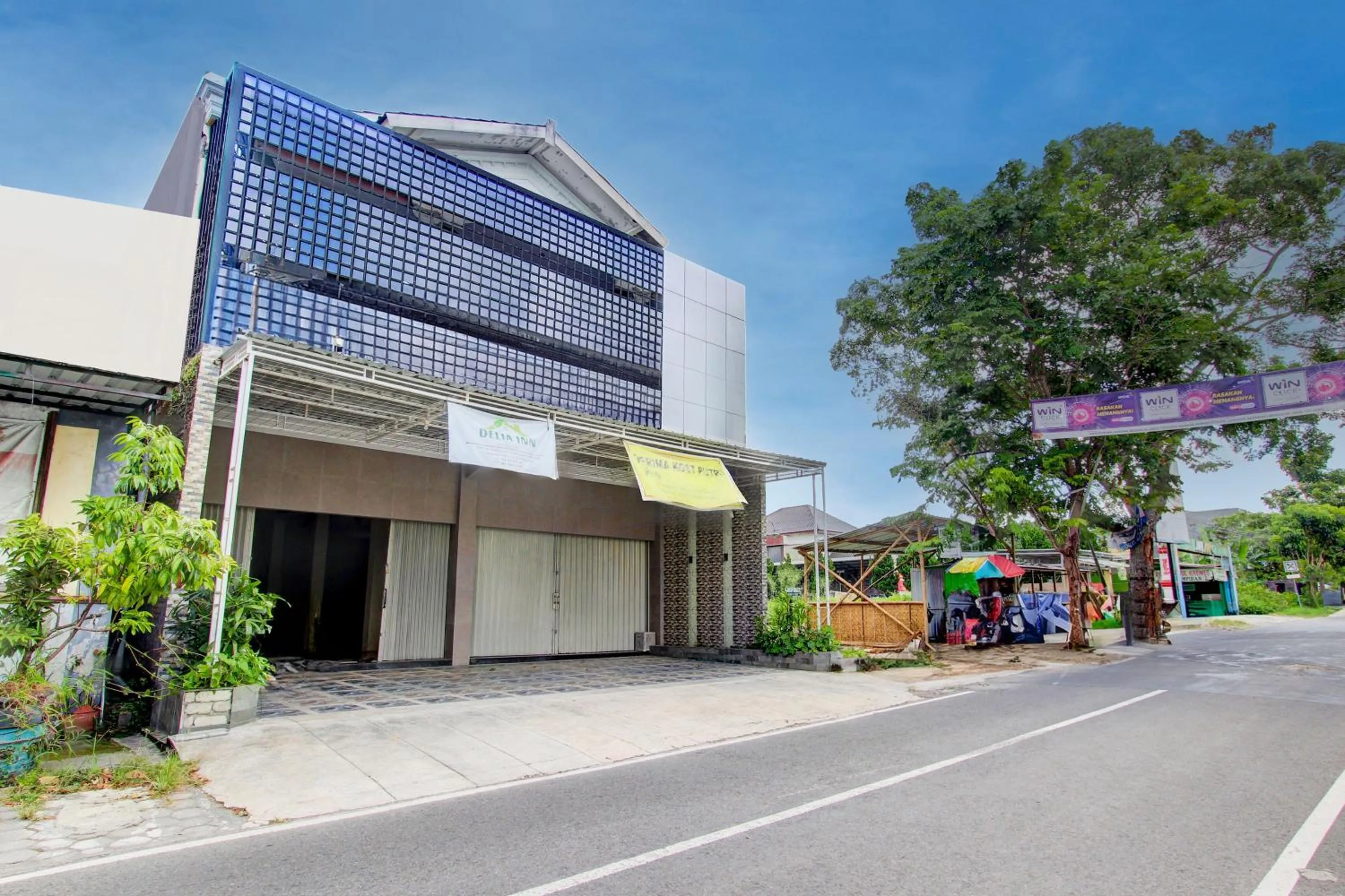 Facade/entrance in Hotel O Delia Inn Syariah