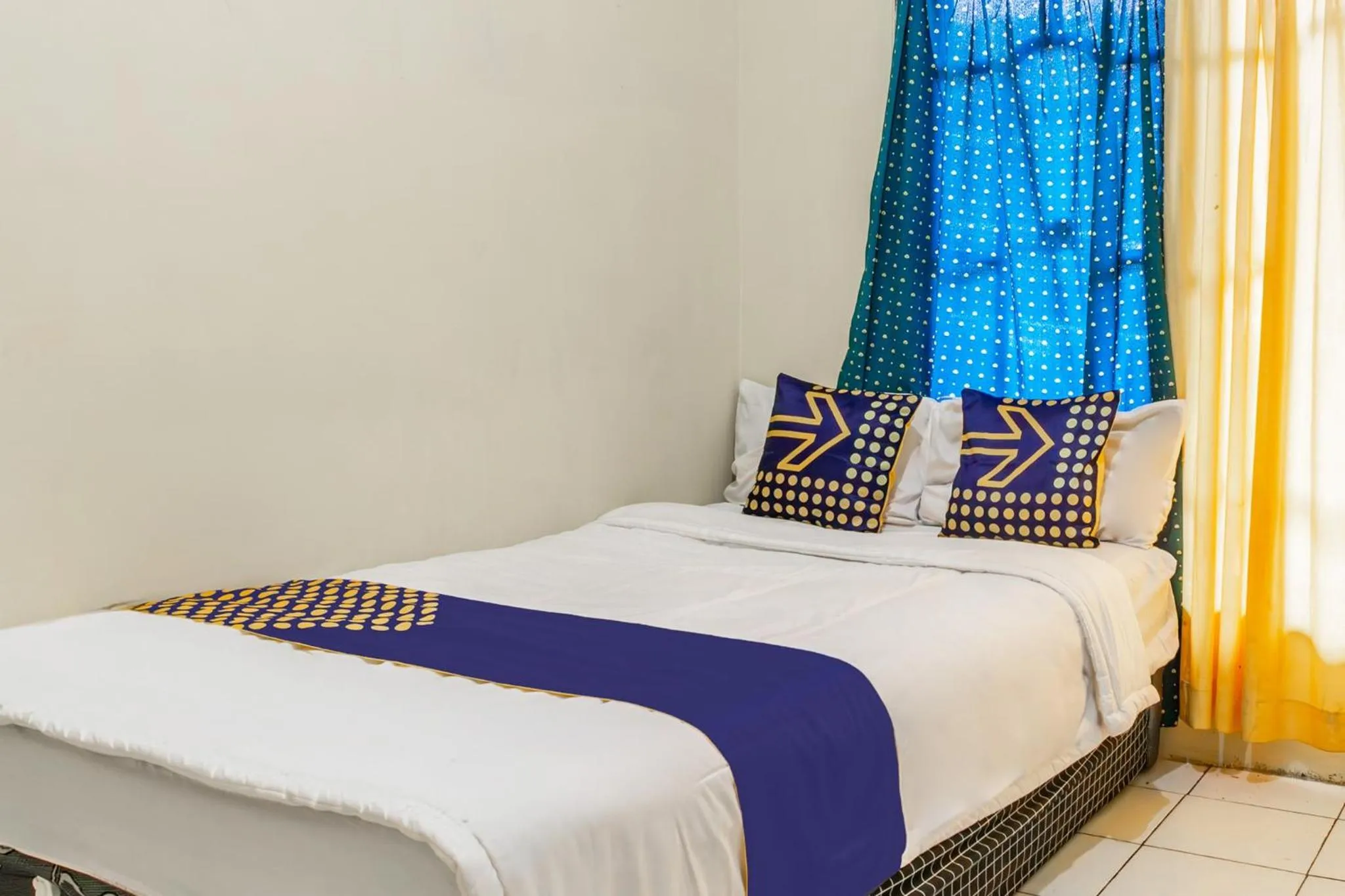 Bedroom, Bed in Hotel O Guest House Amanda Syariah