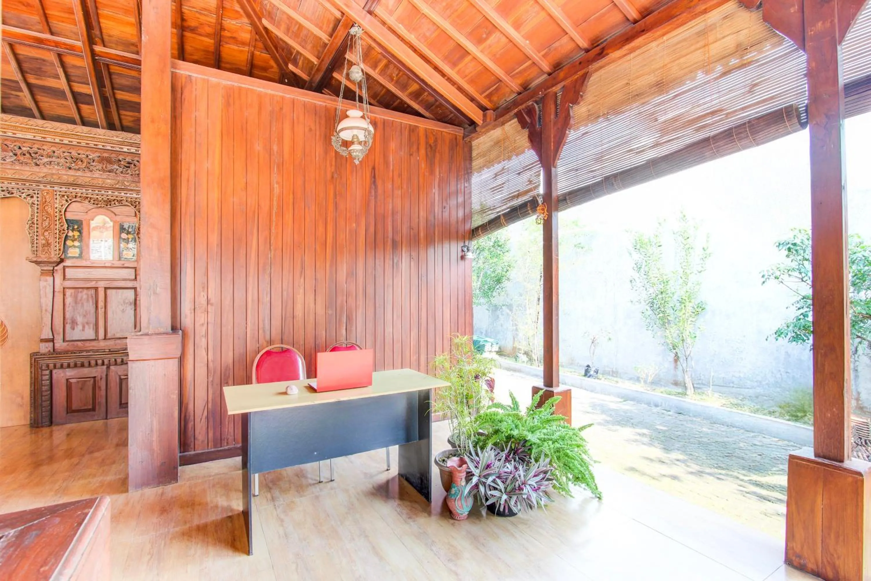 Lobby or reception in Capital O 93842 Jowo Segoro ResortNearPantai Sepanjang