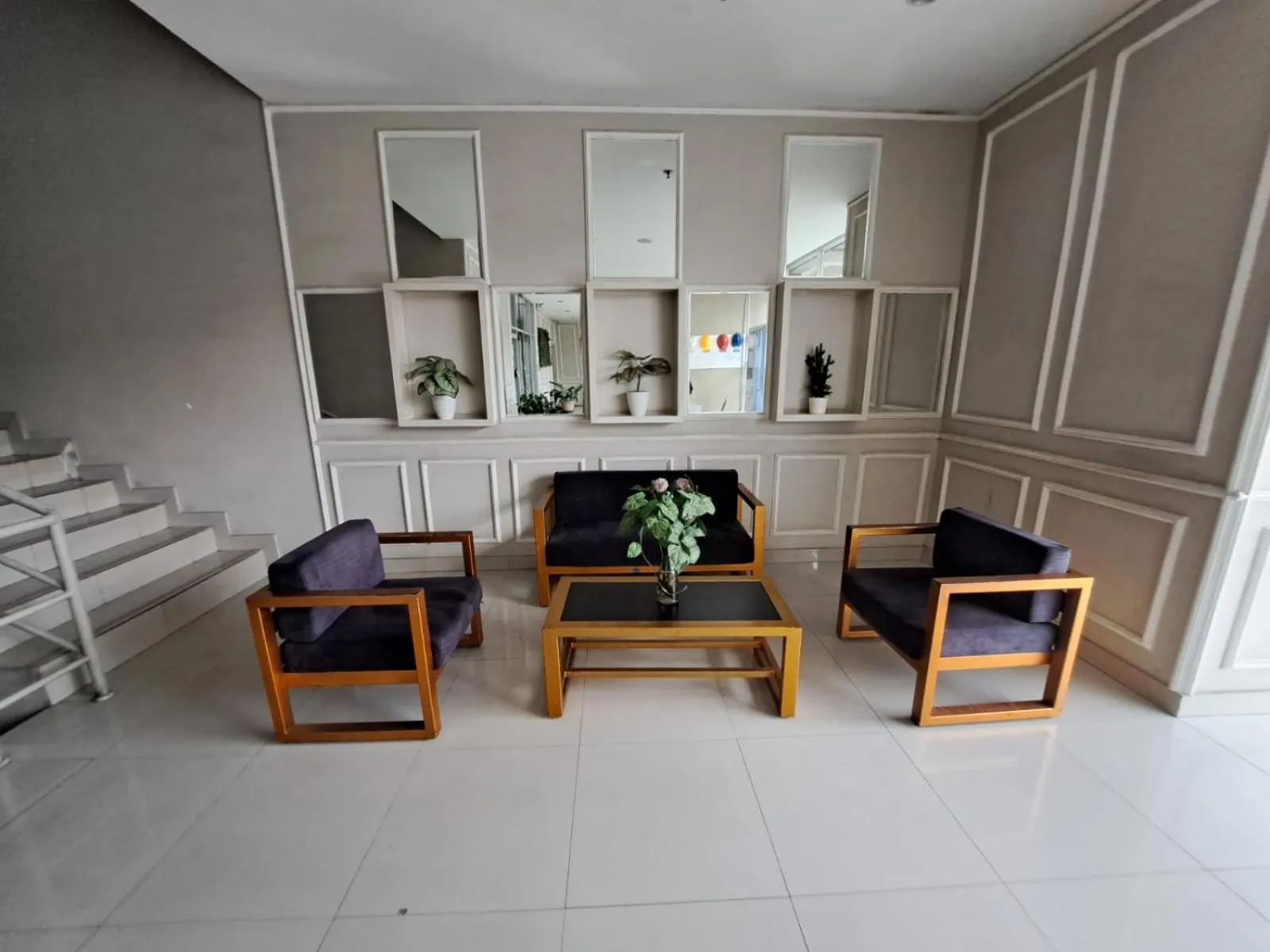 Lobby or reception in OYO Life 93855 Apartement The Jarrdin By Apt Property