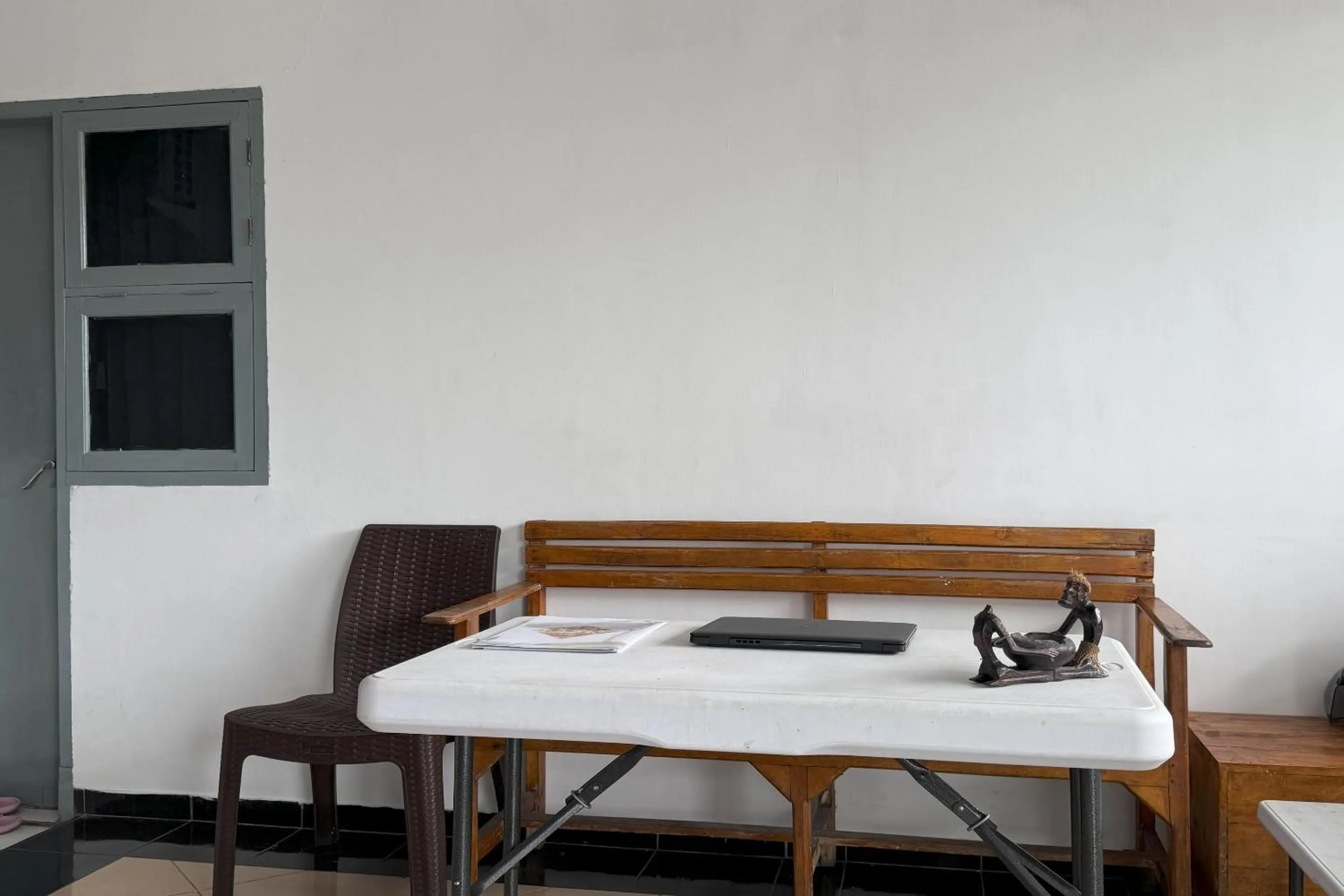 Lobby or reception in Hotel O Kost Reski 2 Near Tugu Perbatasan Takalar - Gowa