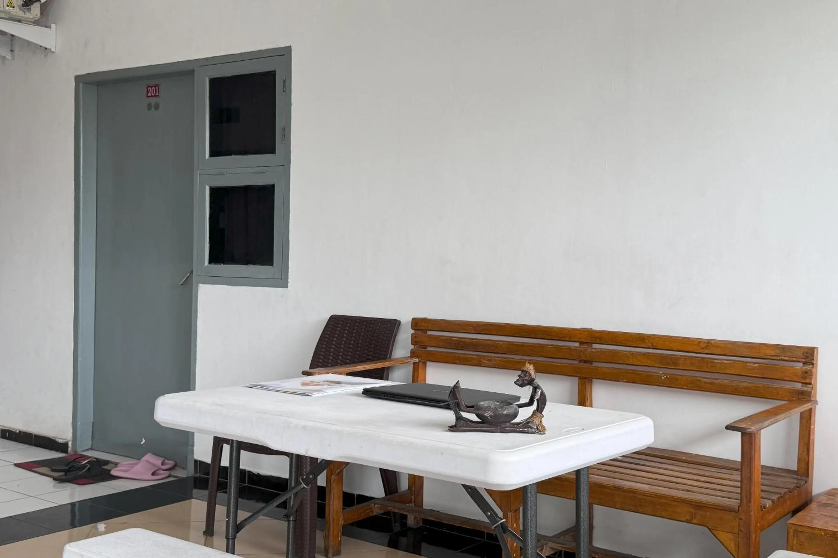 Lobby or reception in Hotel O Kost Reski 2 Near Tugu Perbatasan Takalar - Gowa