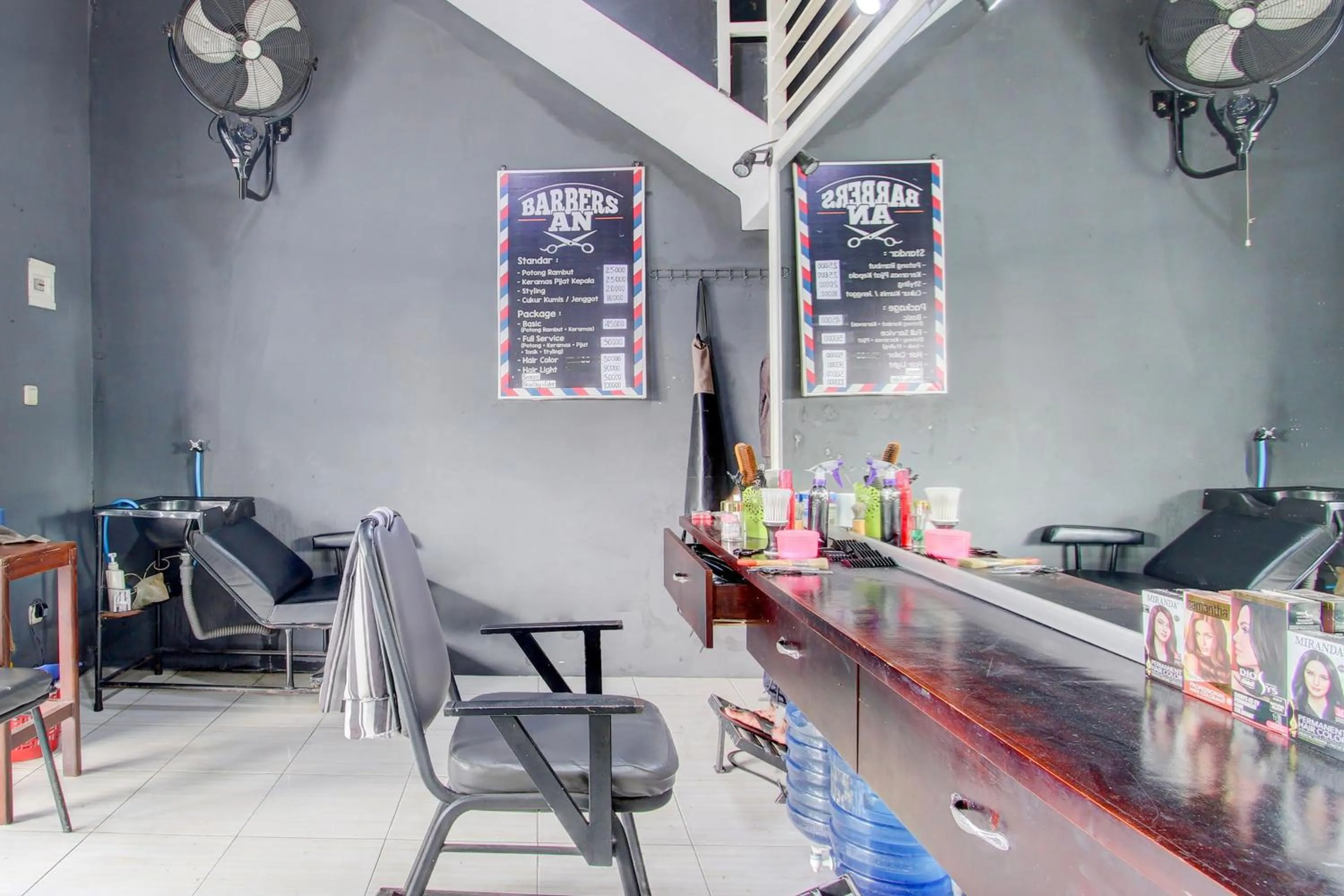 Lobby or reception in Hotel O Wonosobo Bunkbed