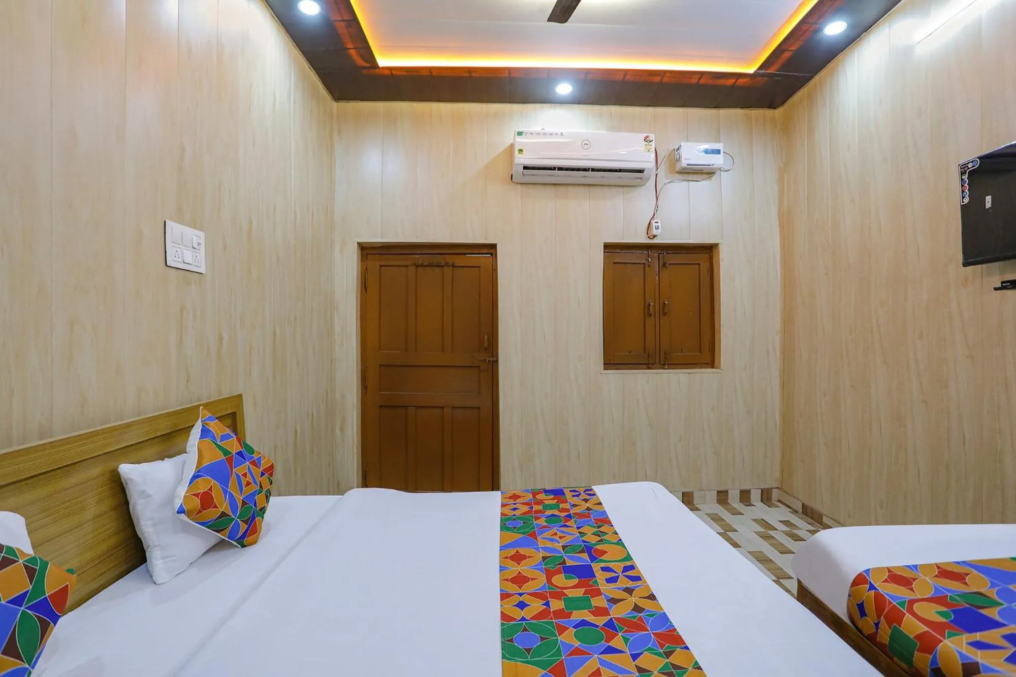 Bed in Via Shree Ram Aadhar 900 Mtr from Ram mandir