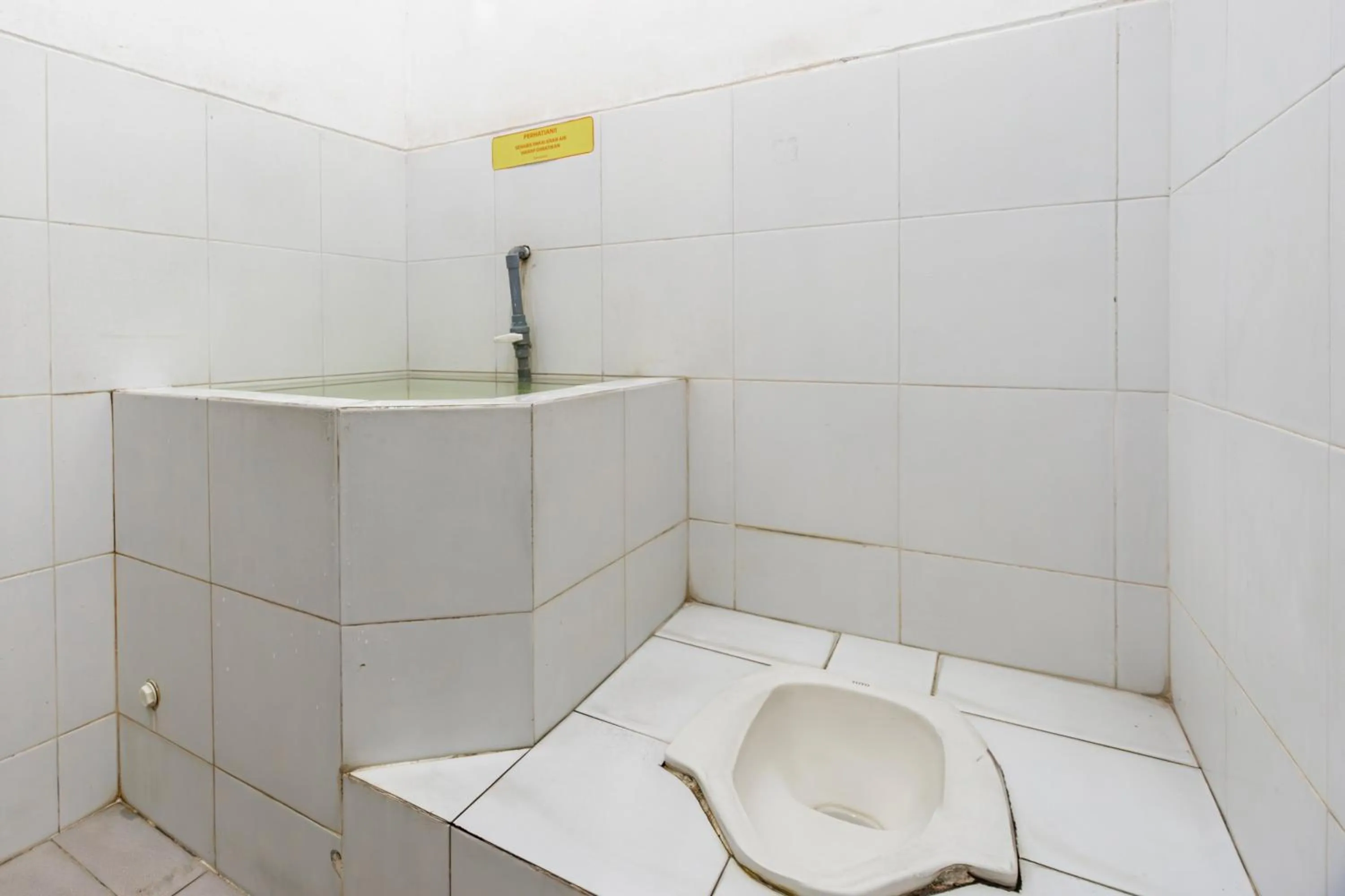 Bathroom in Hotel O Regina Homestay Syariah