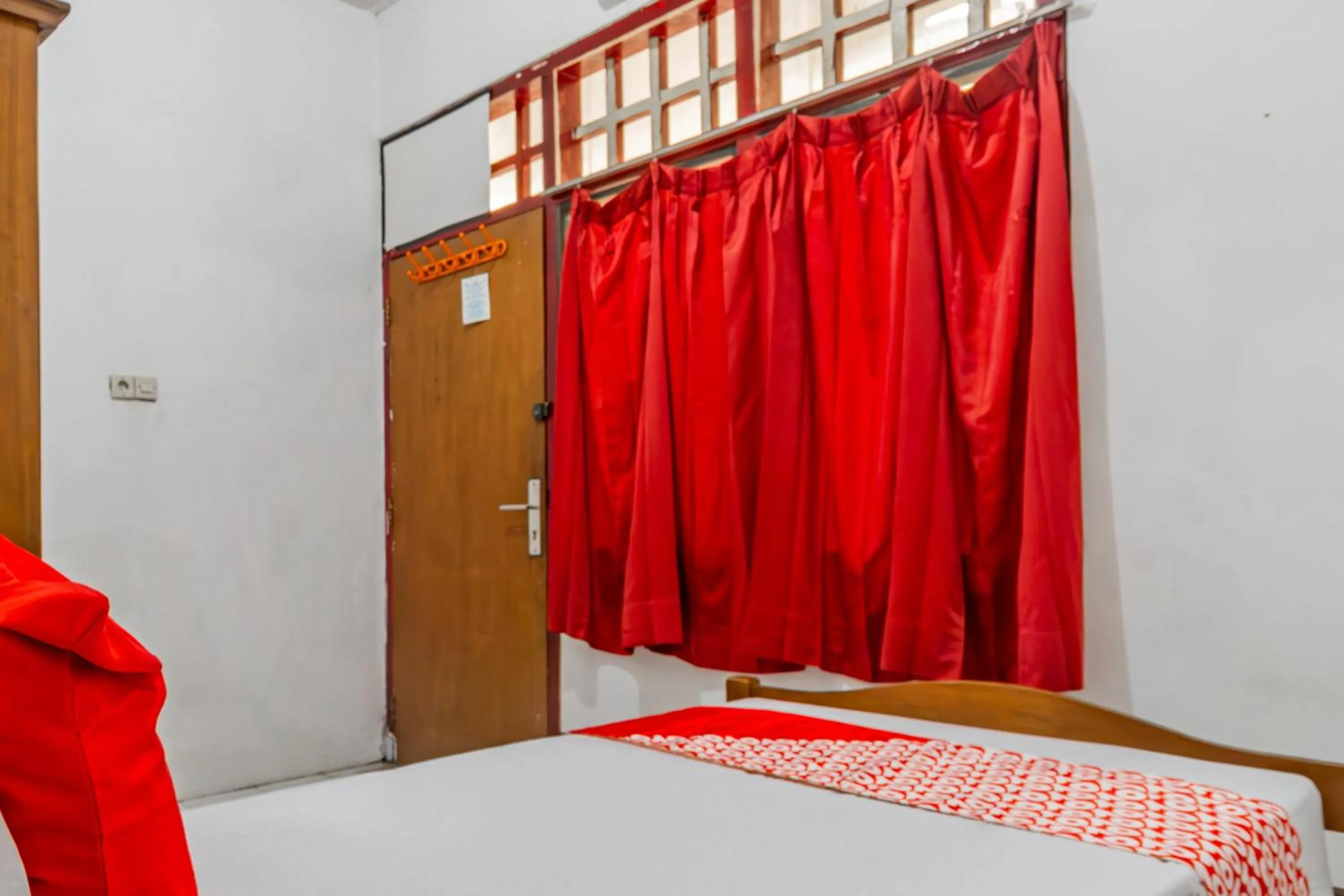 Bedroom, Bed in Hotel O Regina Homestay Syariah