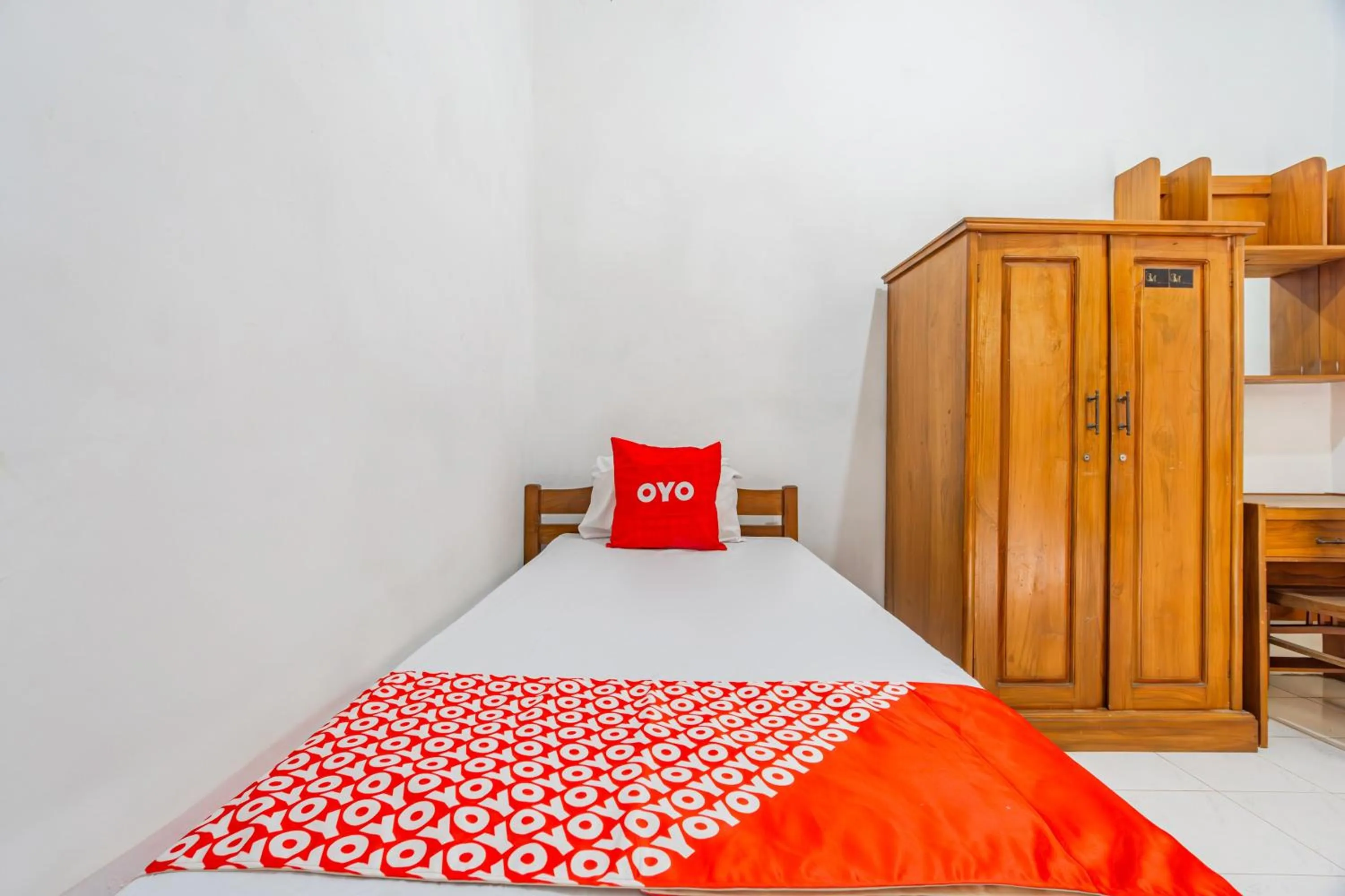 Bedroom, Bed in Hotel O Regina Homestay Syariah