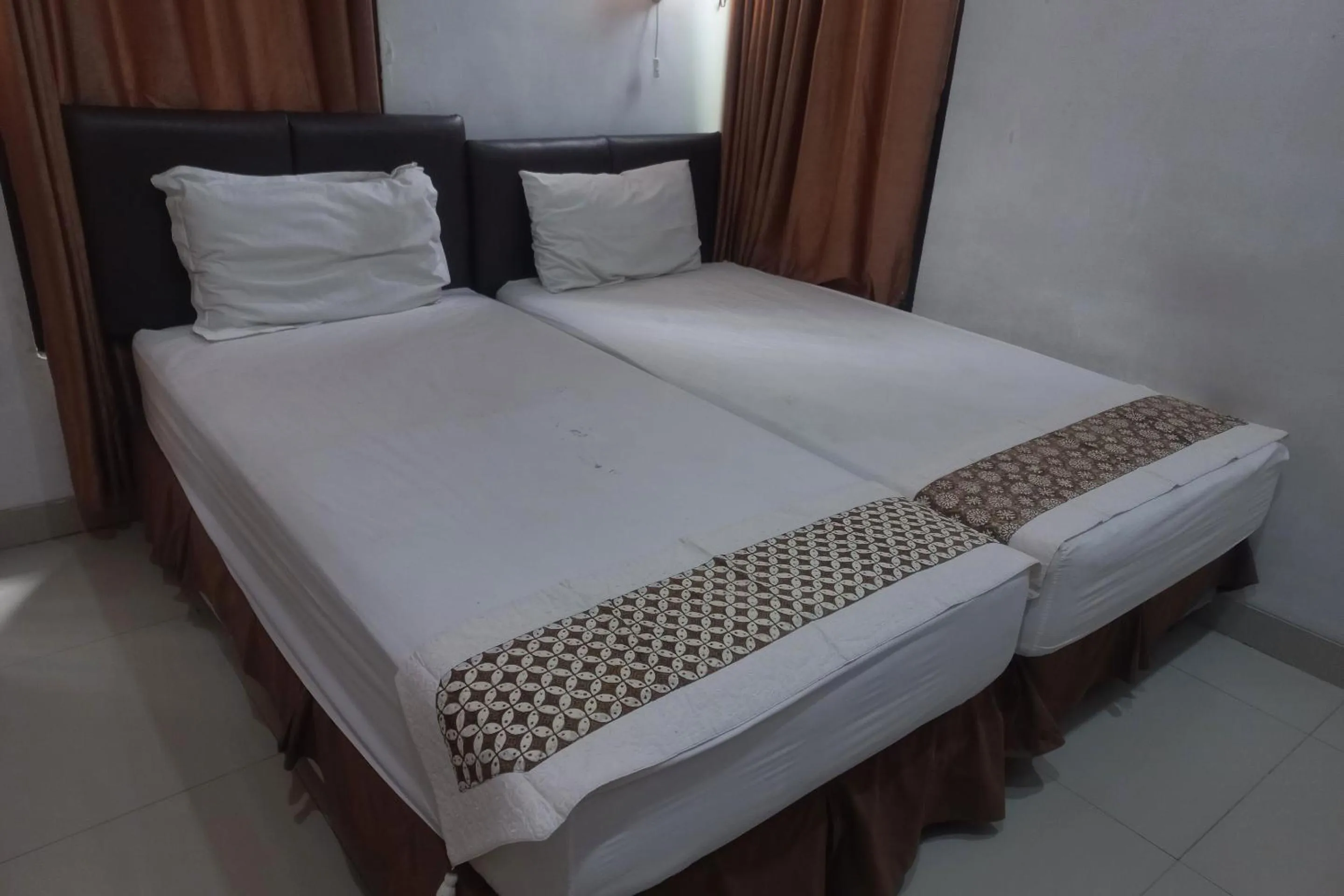 Bedroom, Bed in Capital O 93872 Natura Guest House Syariah Near alun alun kota purwokerto