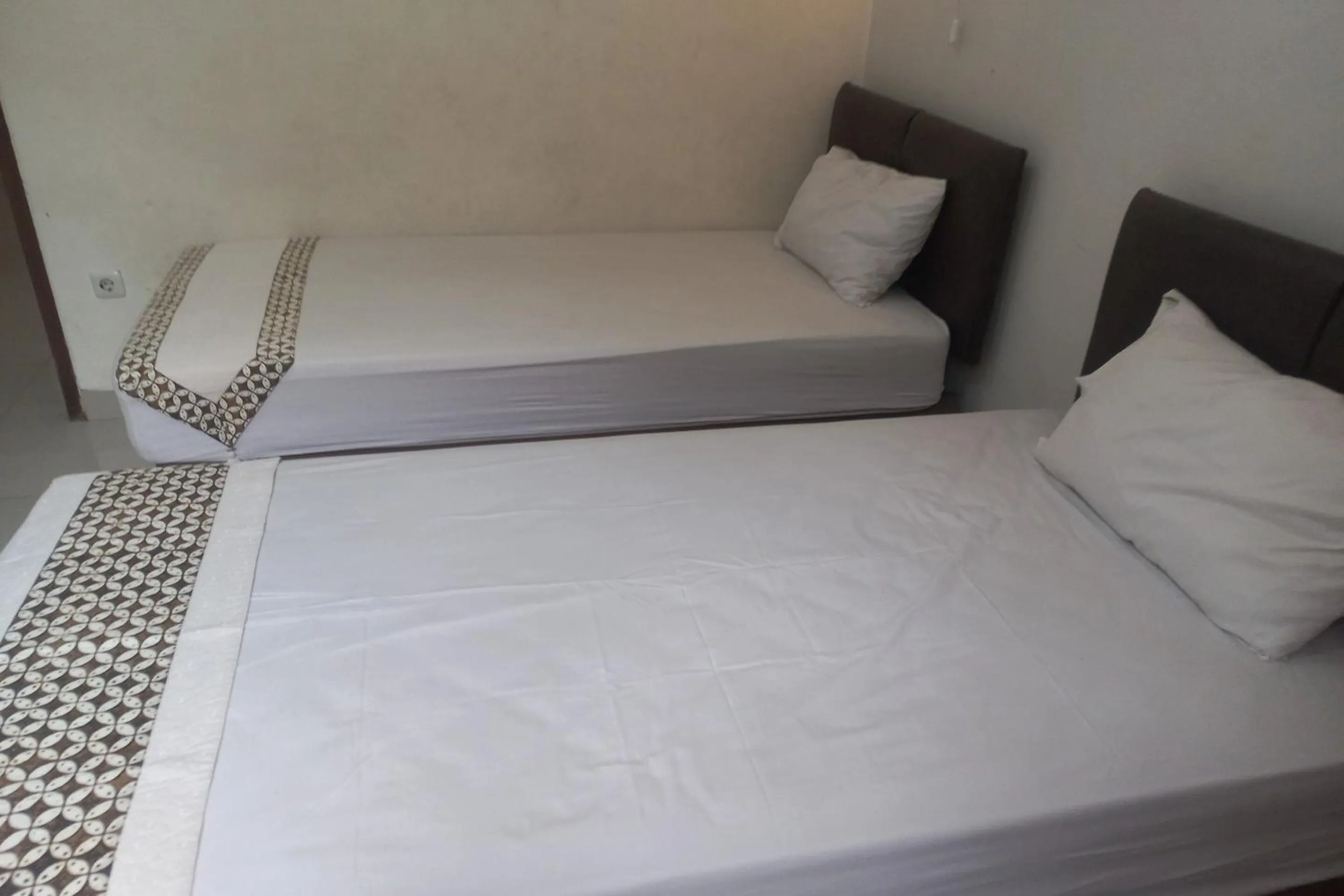 Bedroom, Bed in Capital O 93872 Natura Guest House Syariah Near alun alun kota purwokerto
