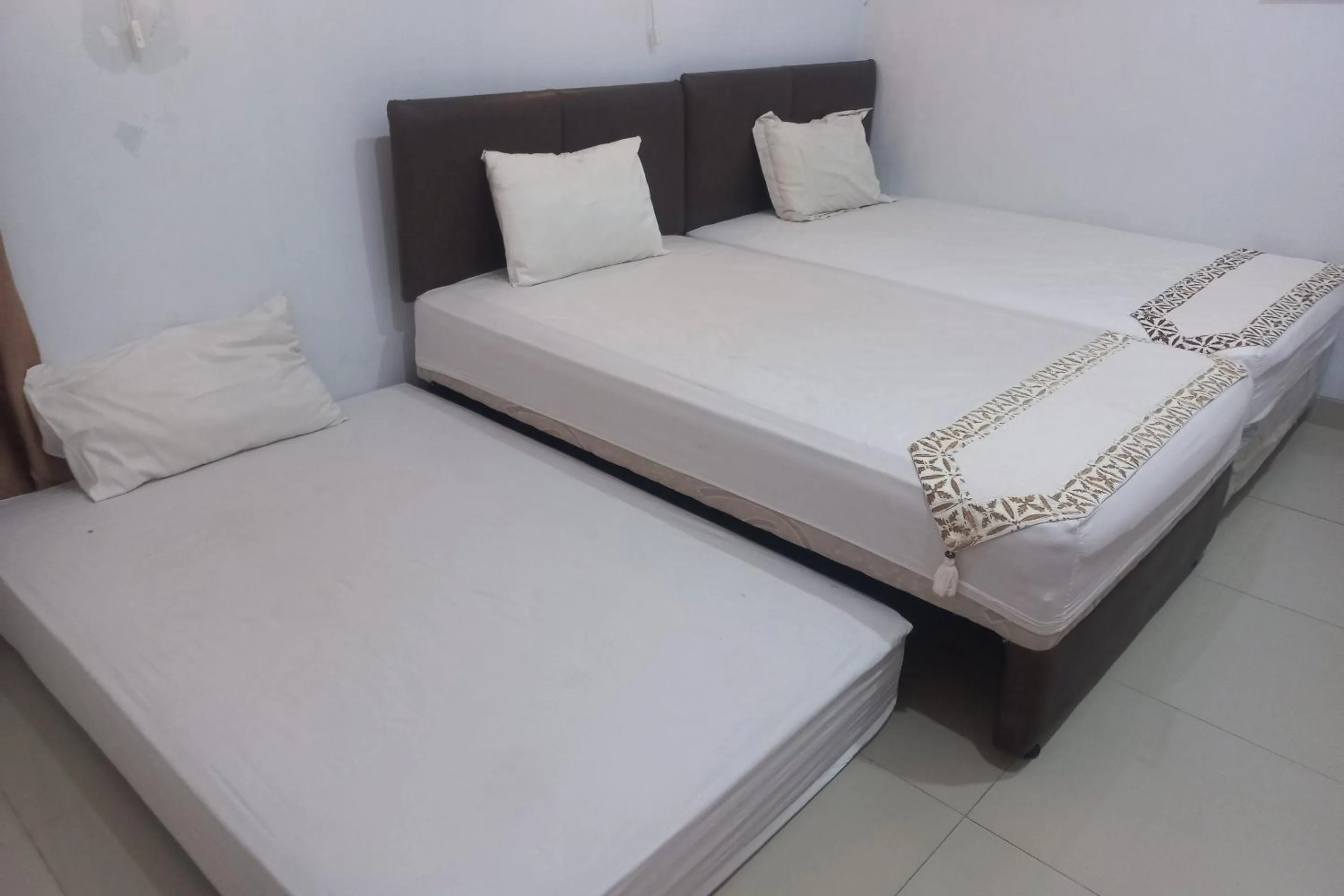 Bedroom, Bed in Capital O 93872 Natura Guest House Syariah Near alun alun kota purwokerto
