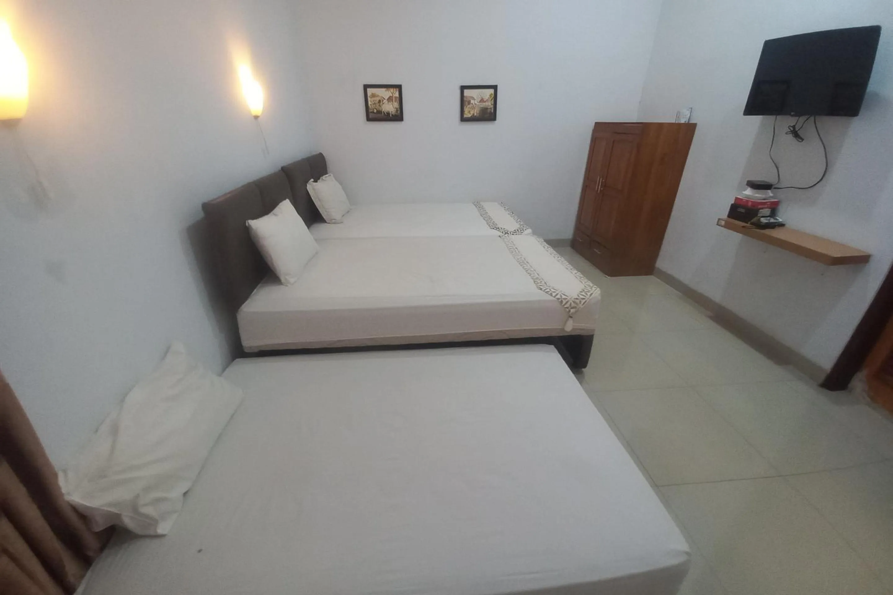 Bedroom, Bed in Capital O 93872 Natura Guest House Syariah Near alun alun kota purwokerto
