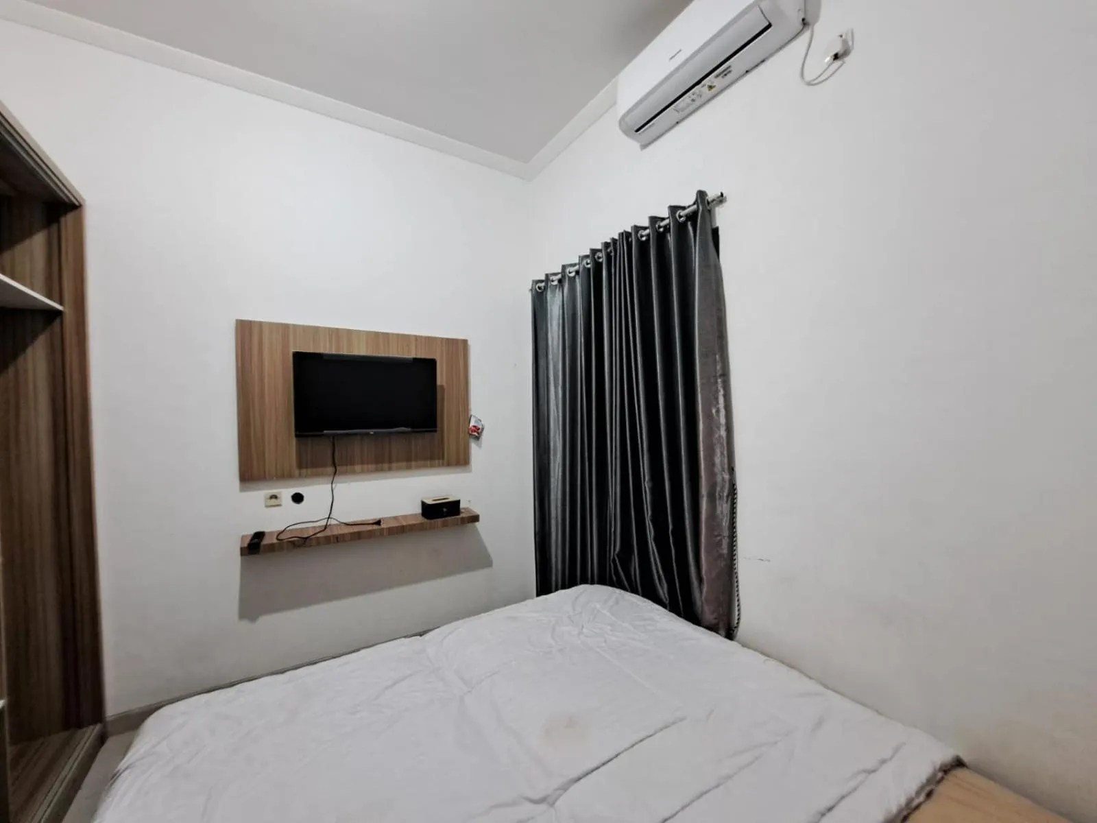 Bedroom in OYO 93870 Damai Guest House Cirebon