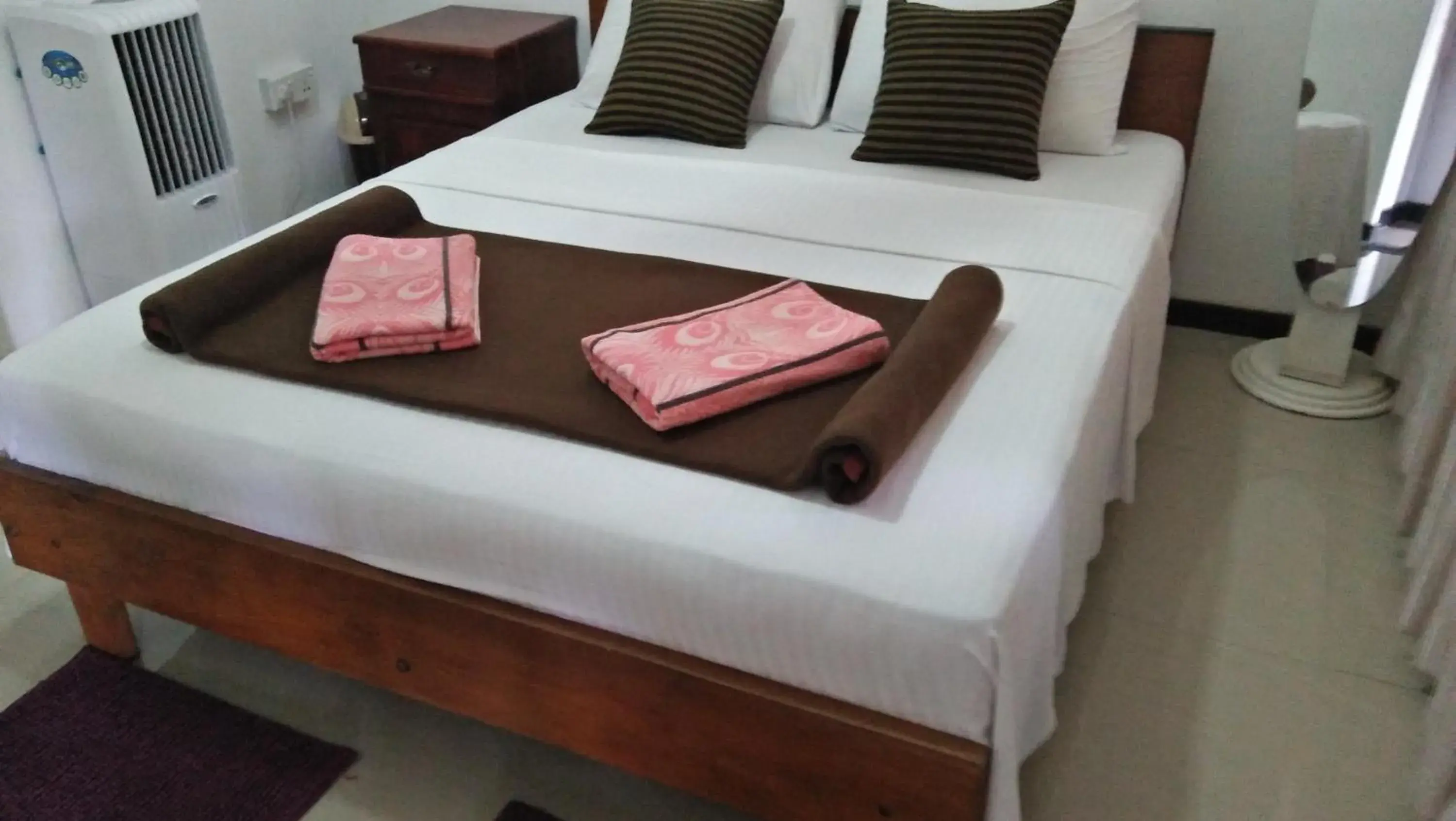 Double Room with Private Bathroom - single occupancy in 59B Rest Inn Ella Double Room with Private Bathroom - single occupancy in 59B Rest Inn Ella