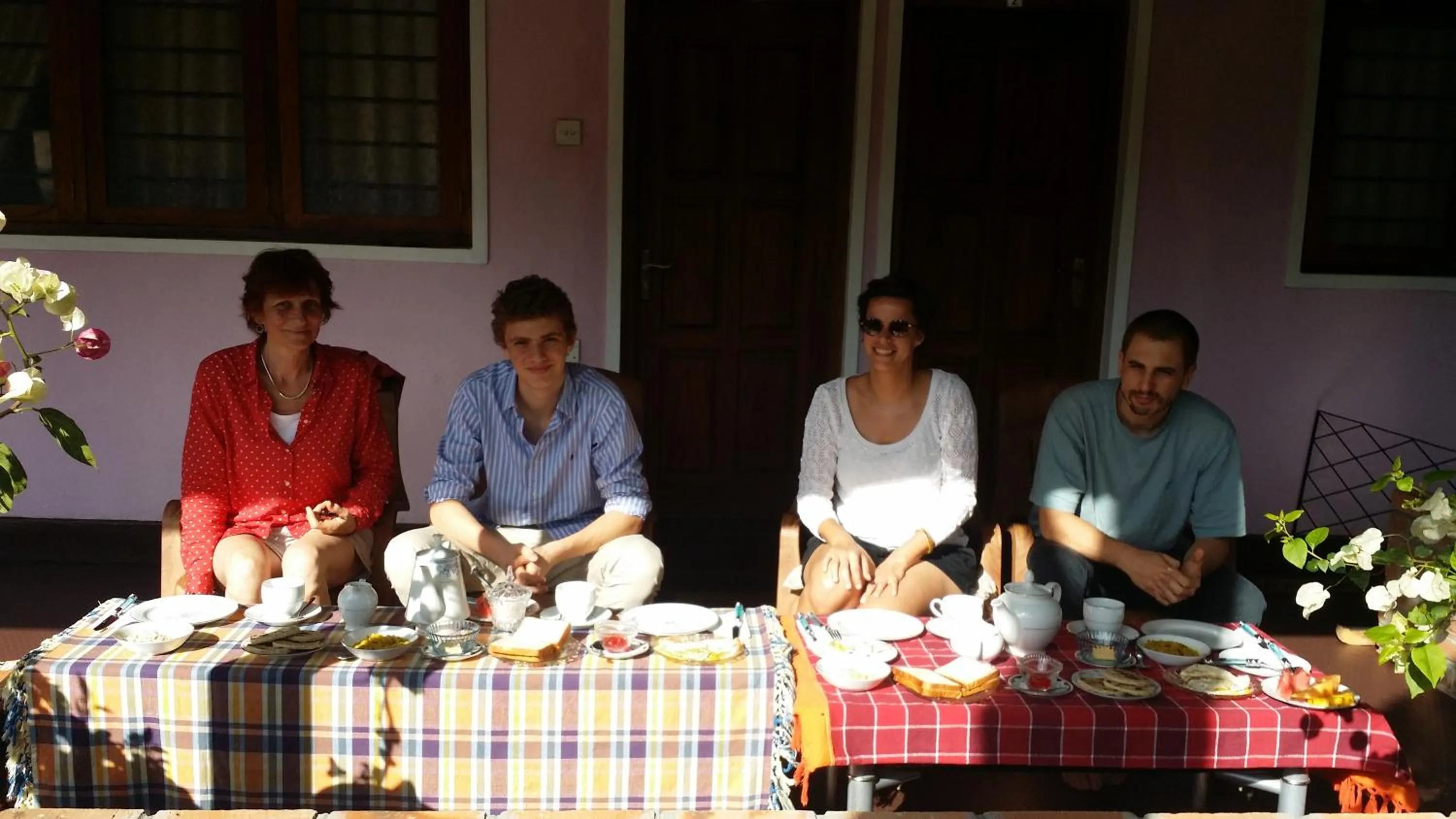 group of guests in 59B Rest Inn Ella