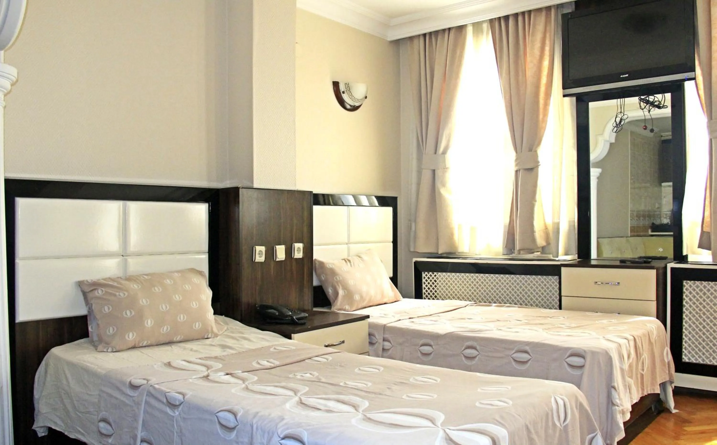 Autumn, Bed in Konak Apart Hotel
