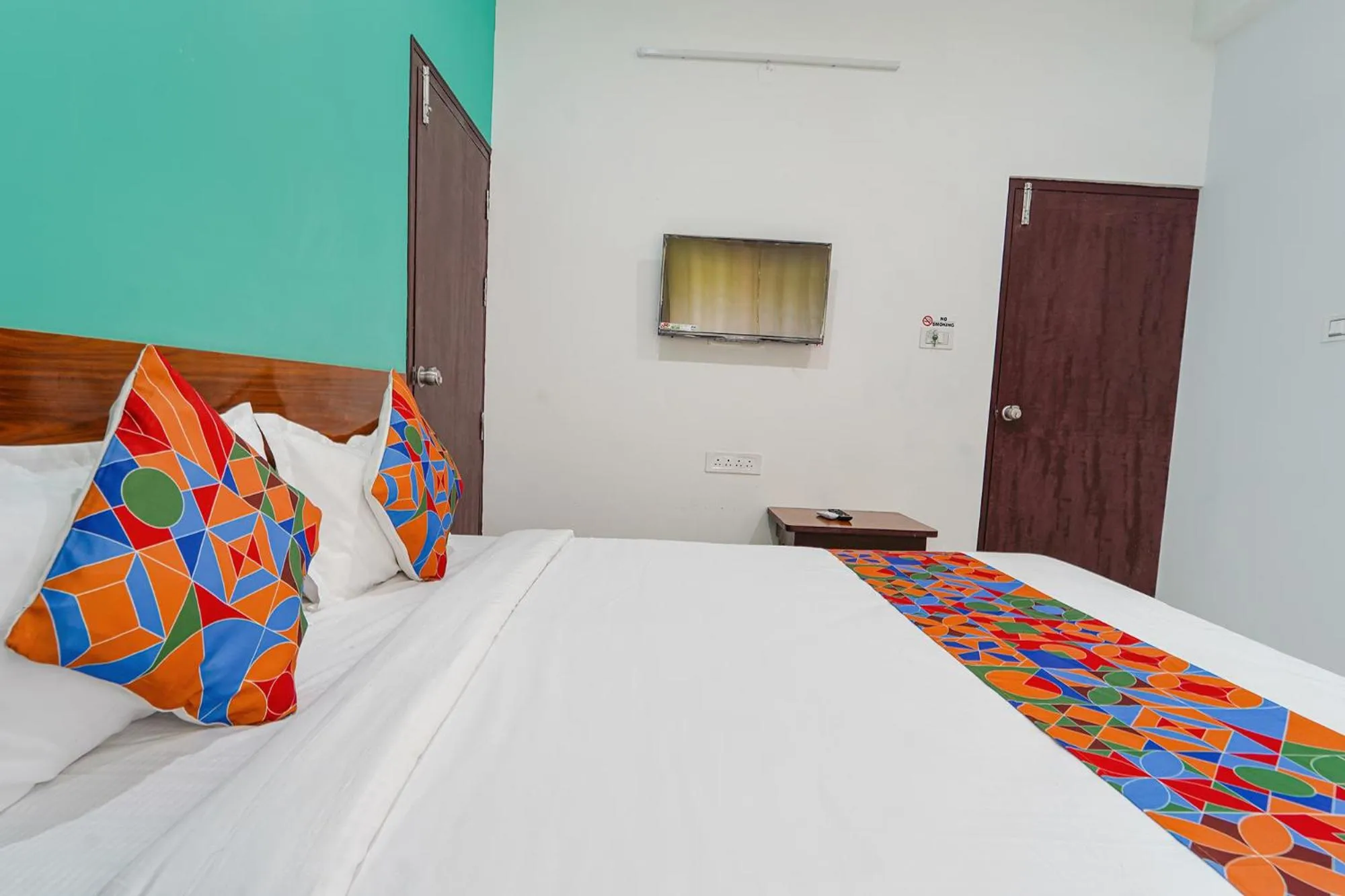 Bed in Via Metro Suites - Nr ESI Hospital