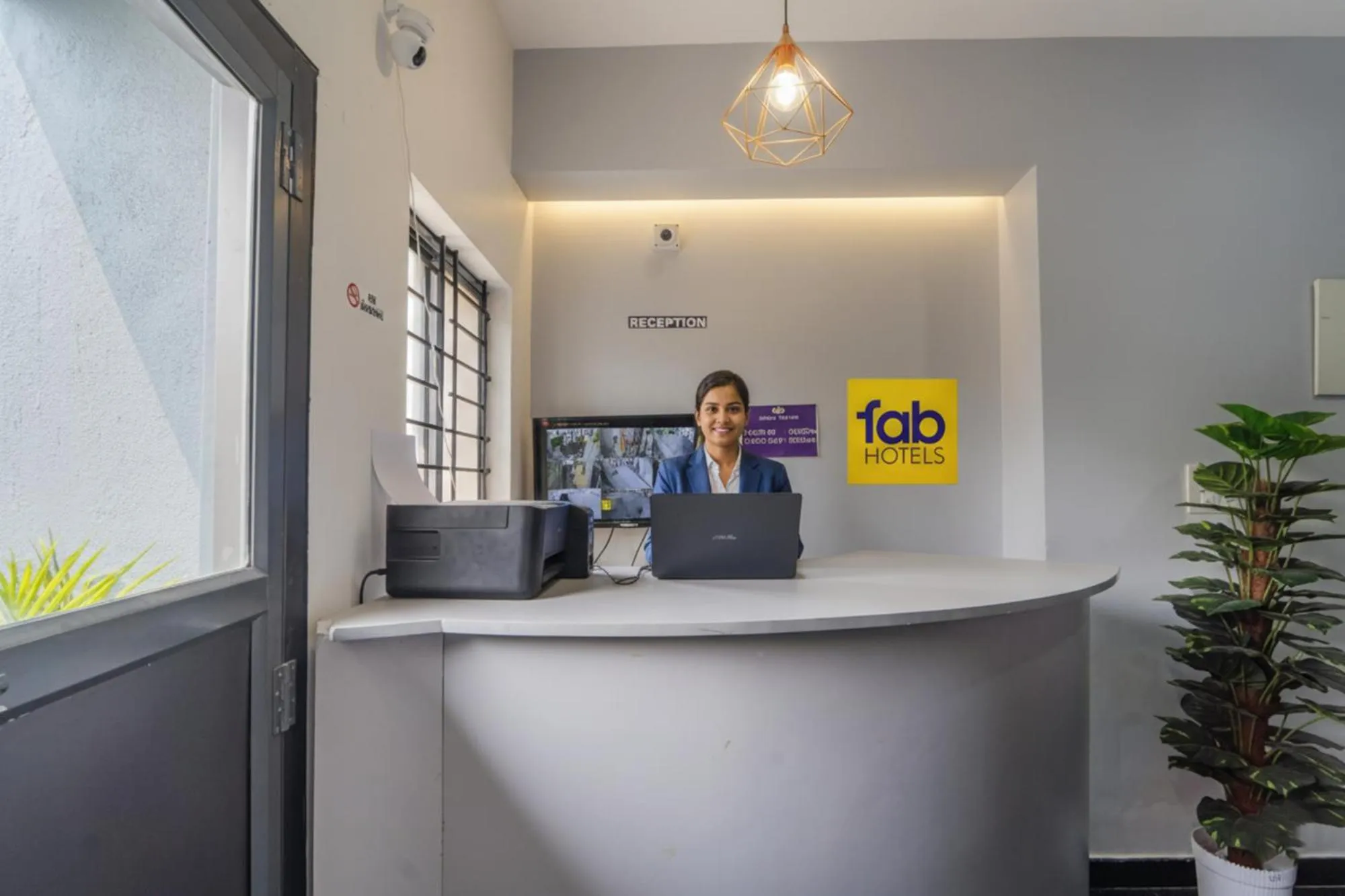 Lobby or reception in Via Metro Suites - Nr ESI Hospital