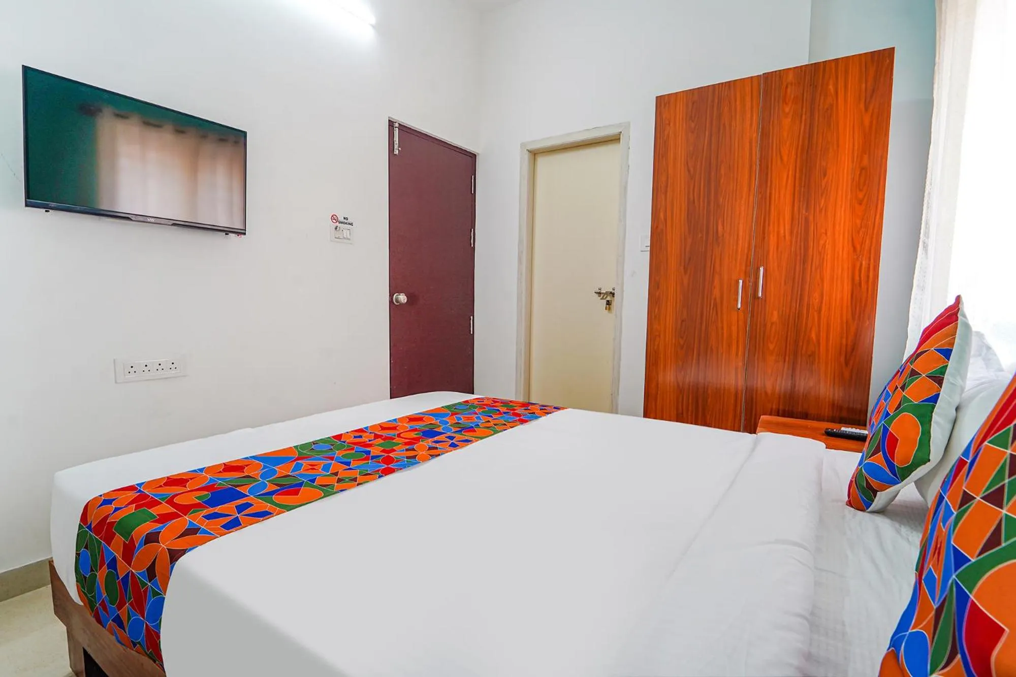 Bed in Via Metro Suites - Nr ESI Hospital
