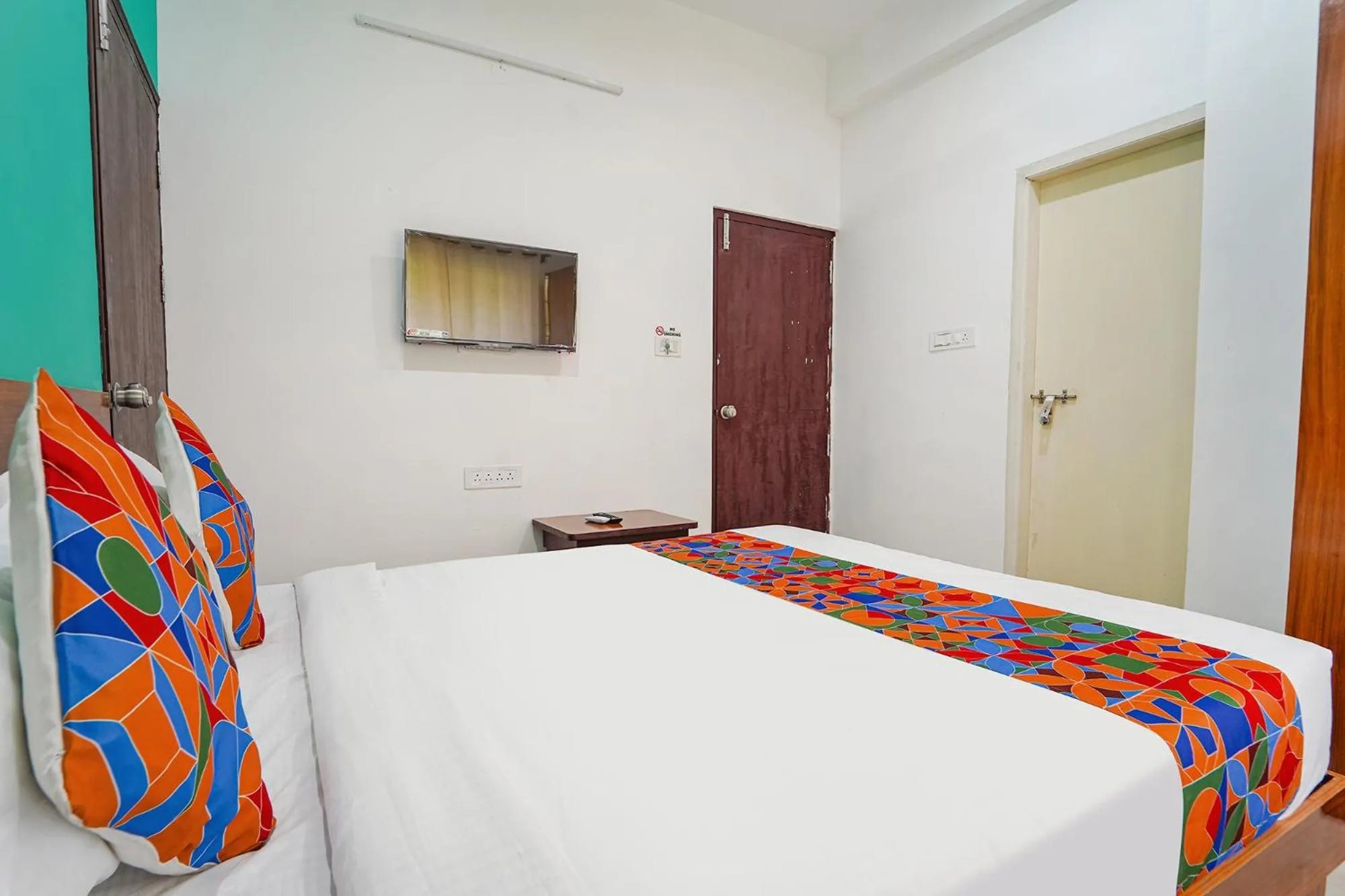 Bed in Via Metro Suites - Nr ESI Hospital