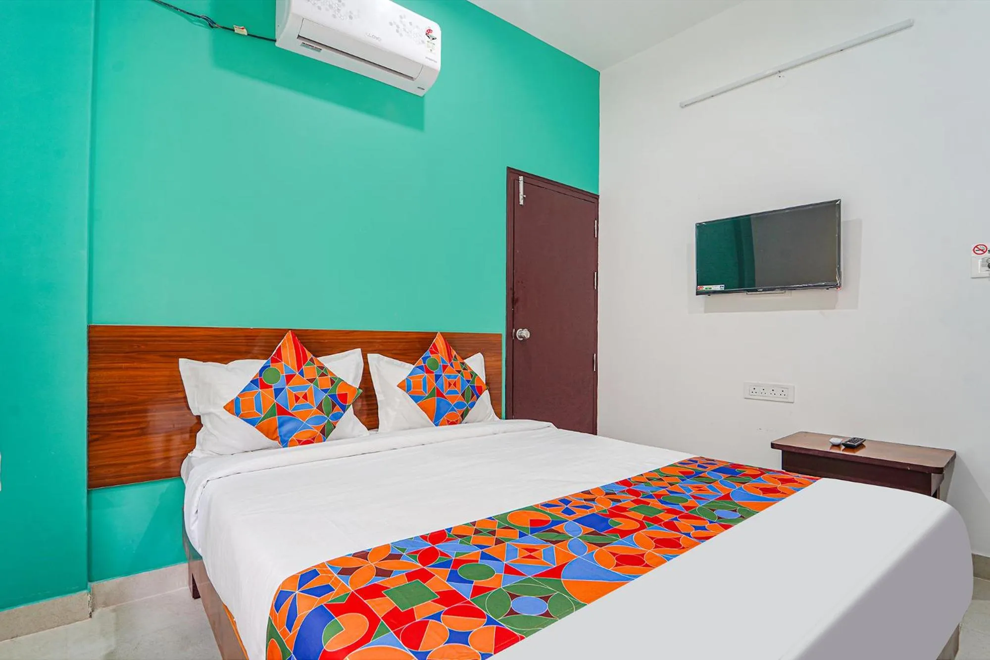 Bed in Via Metro Suites - Nr ESI Hospital