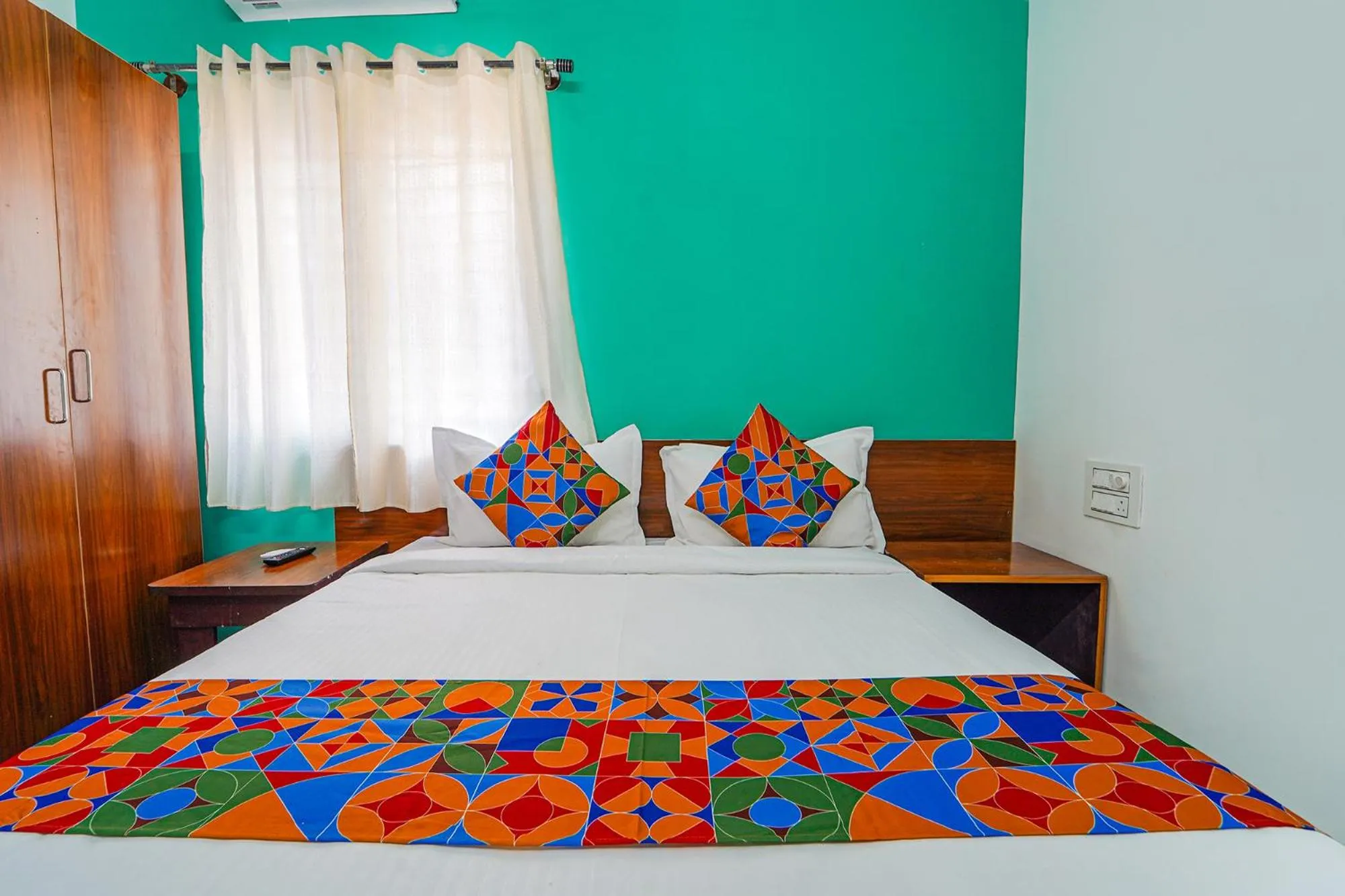 Bed in Via Metro Suites - Nr ESI Hospital