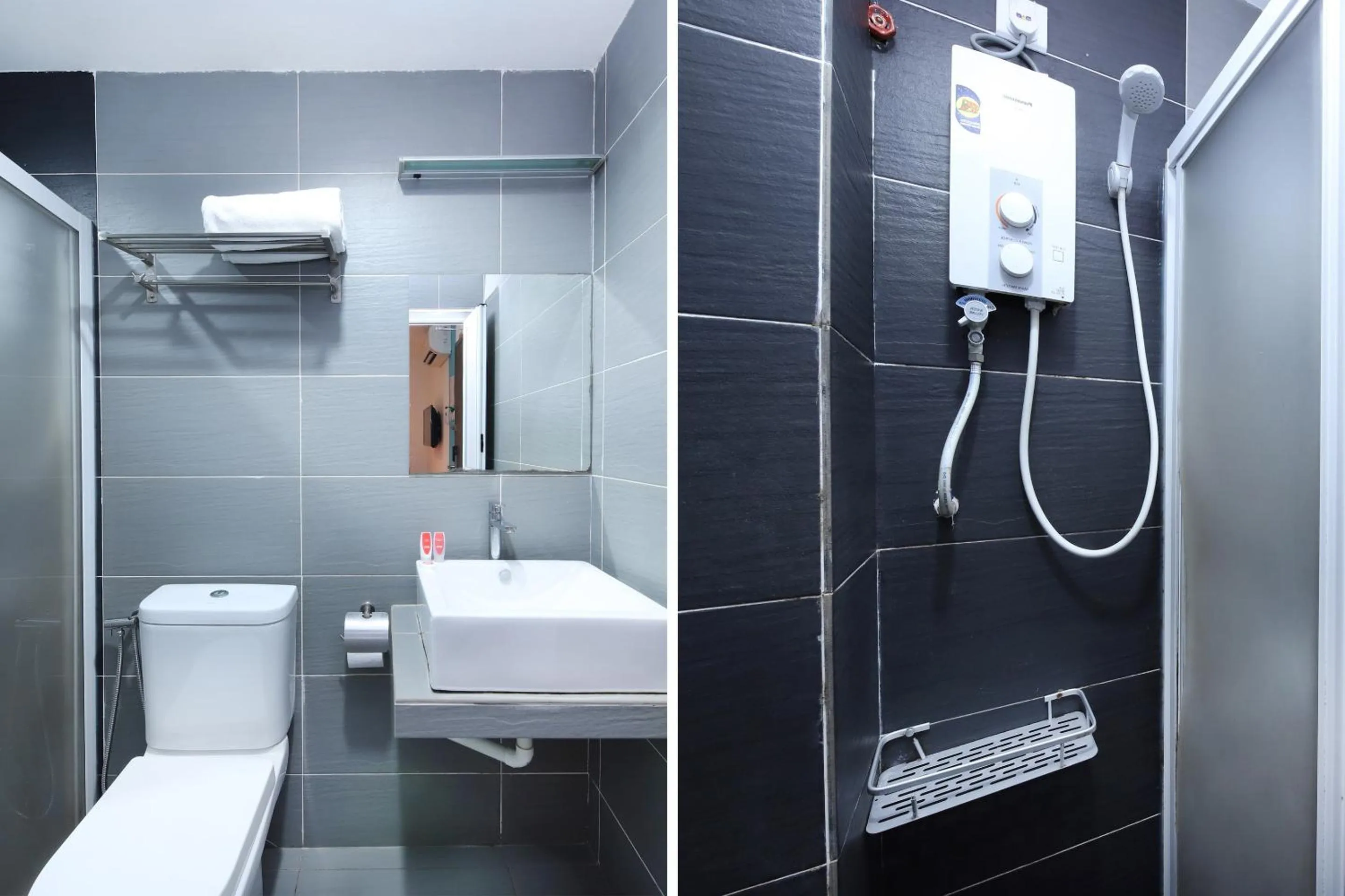 Bathroom in Super OYO 246 Link Inn