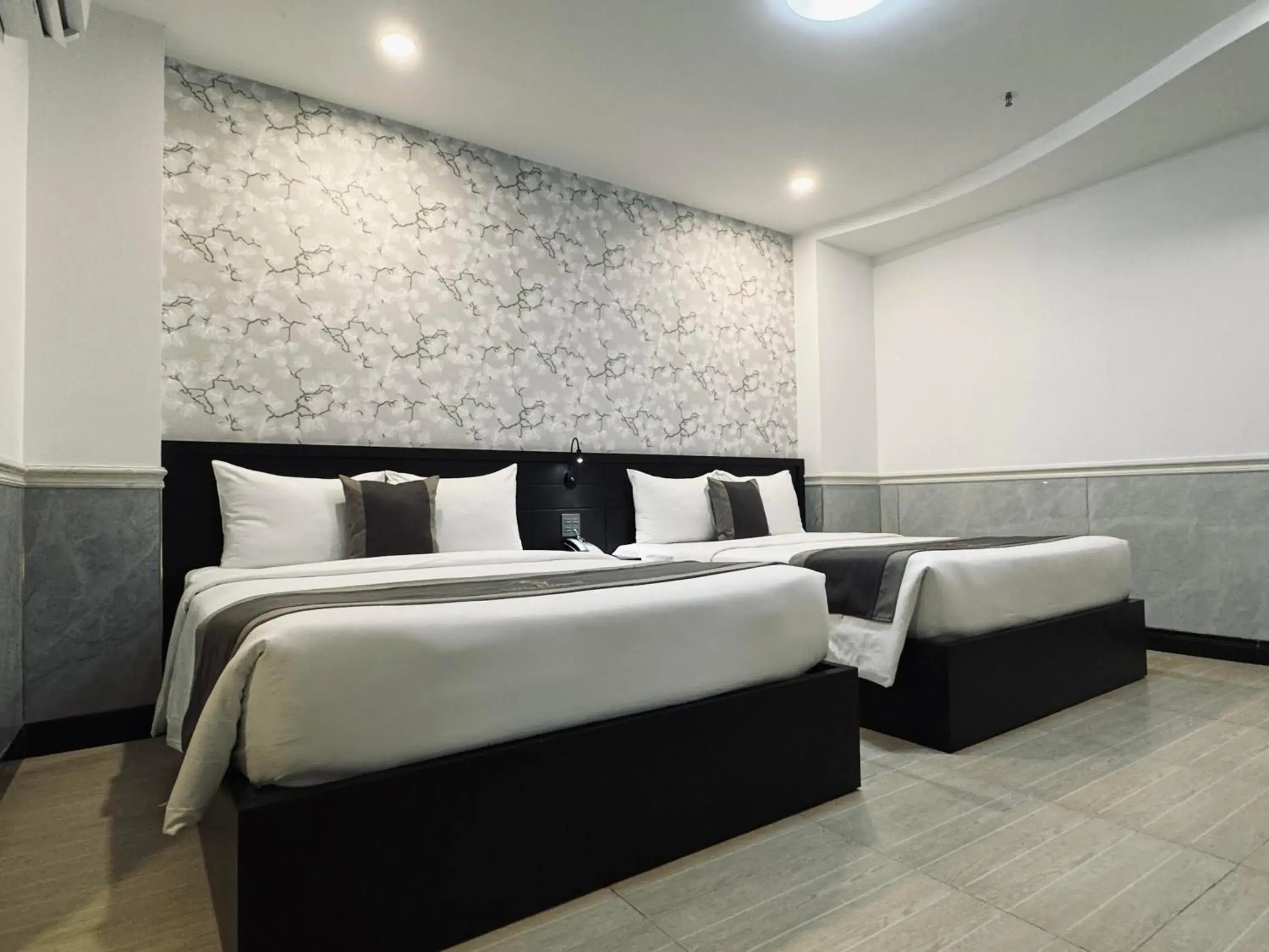 Standard Quadruple Room in LION 8 Hotel Standard Quadruple Room in LION 8 Hotel