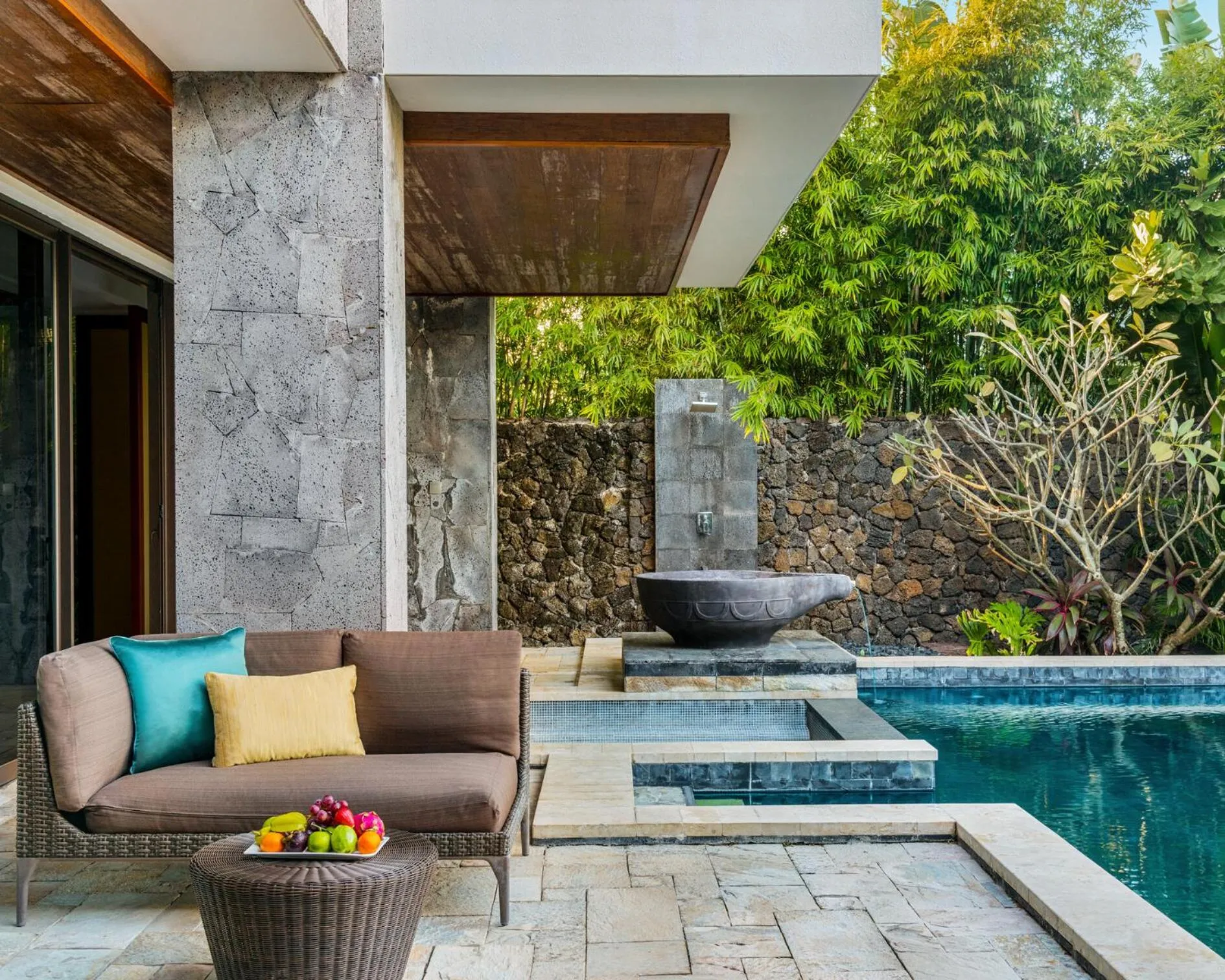 Swimming pool in Shangri-La Sanya