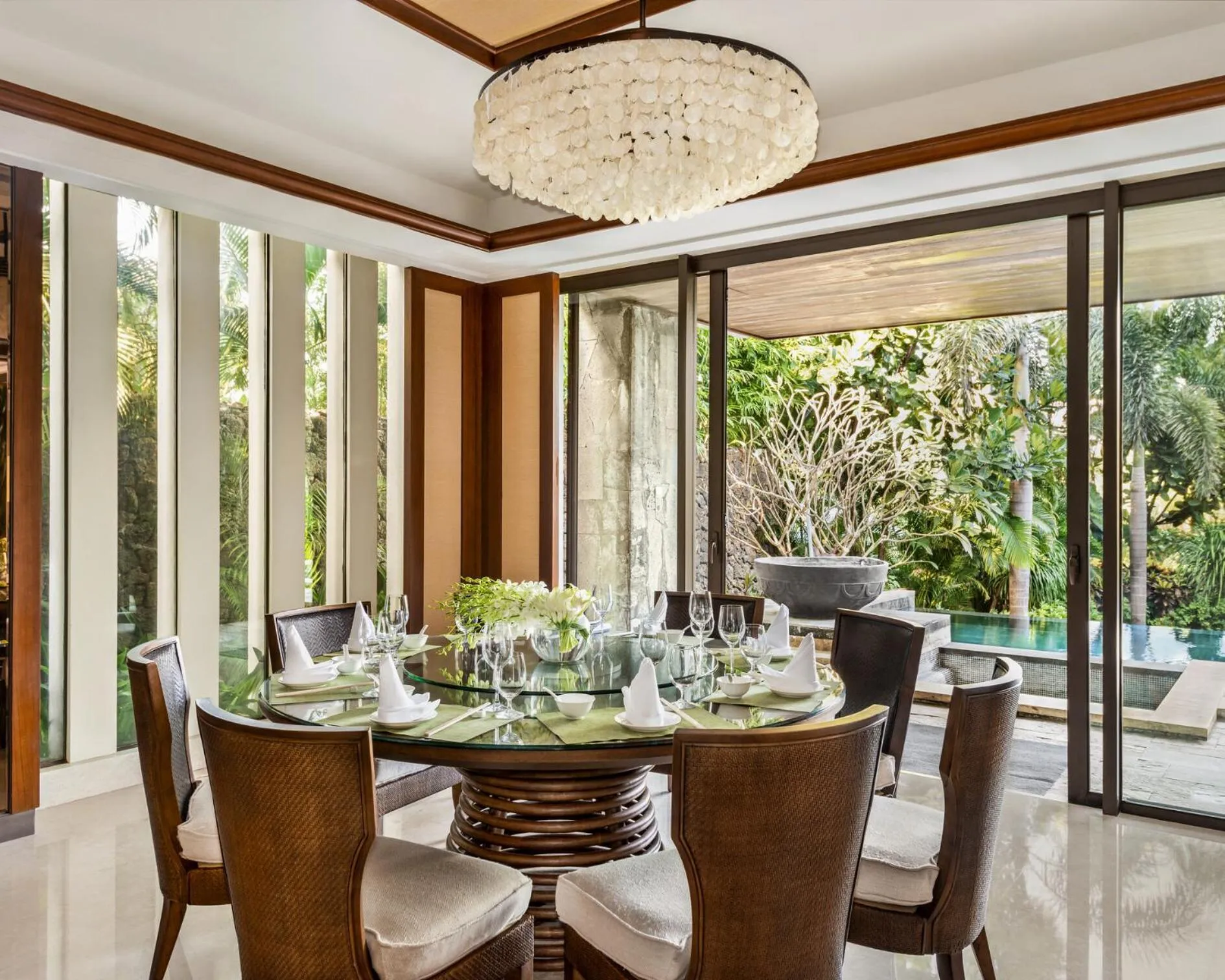 Restaurant/places to eat in Shangri-La Sanya