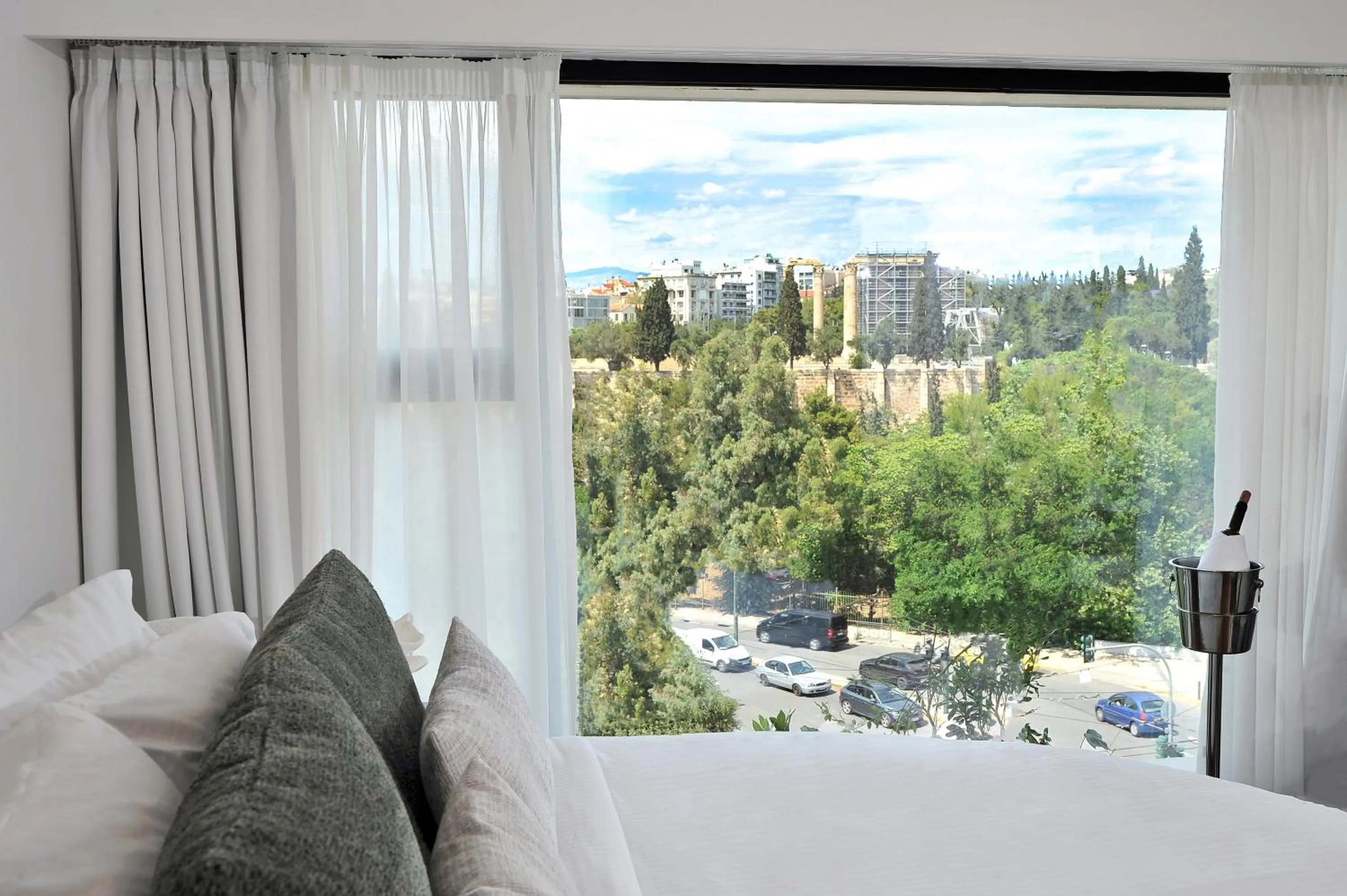 View (from property/room), Bed in The Athenaeum Luxury Hotel
