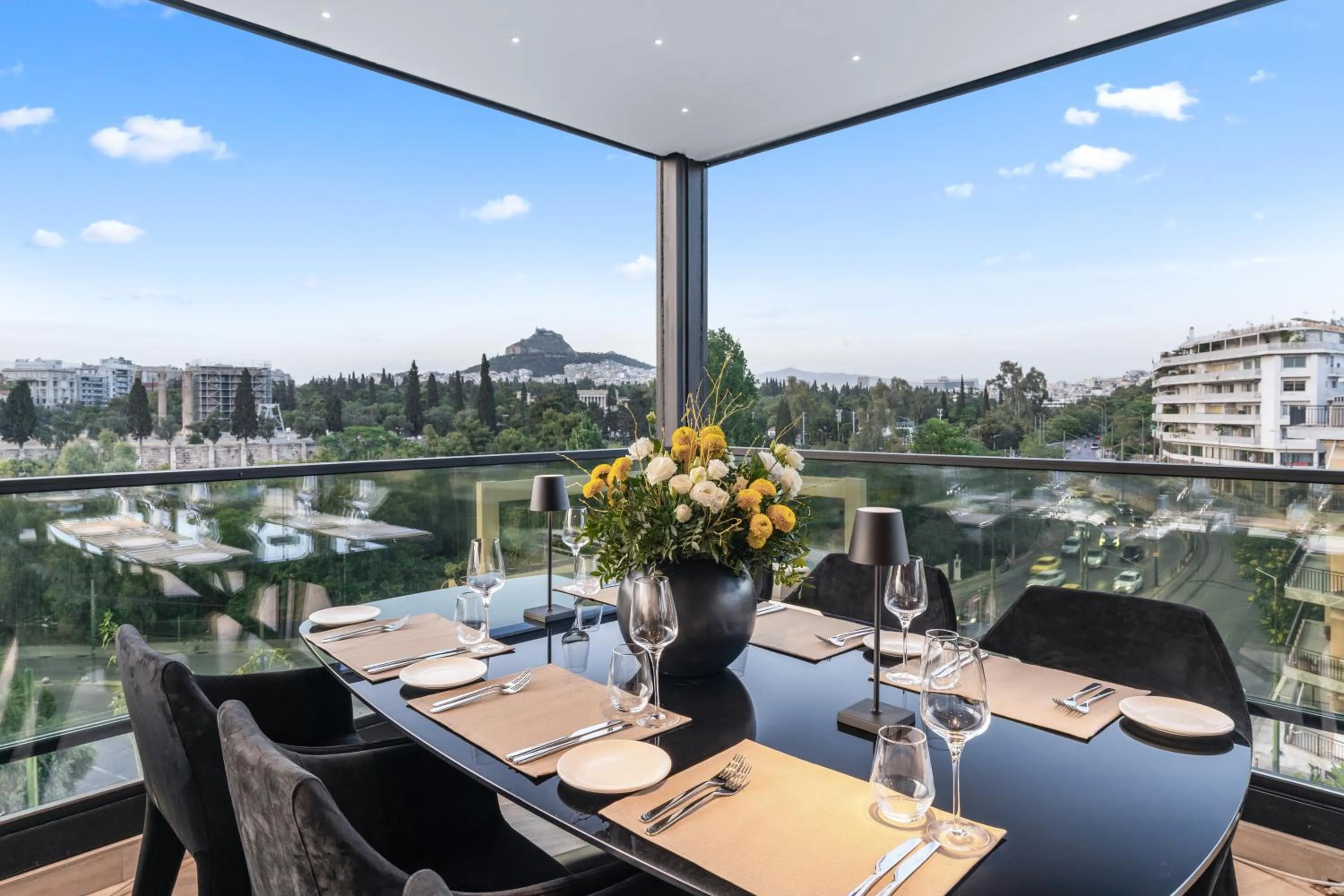 Restaurant/places to eat in The Athenaeum Luxury Hotel