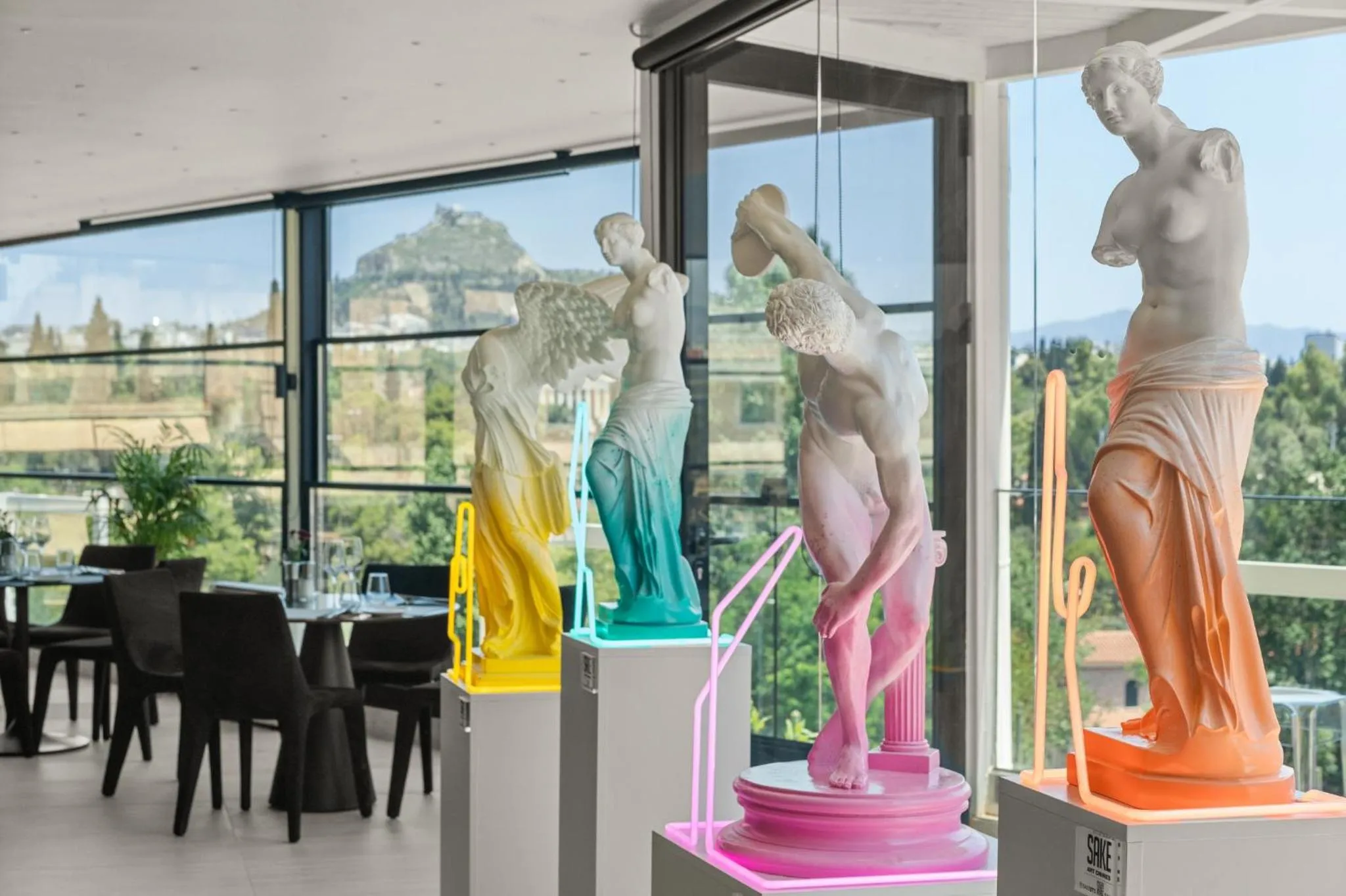 Restaurant/places to eat in The Athenaeum Luxury Hotel