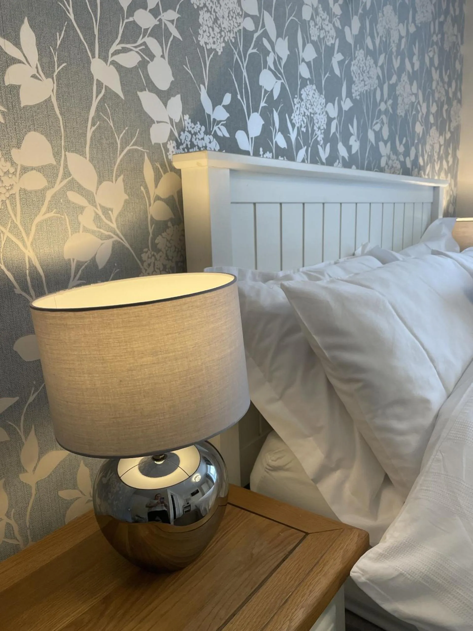 Bedroom, Bed in Little Mainstone Guest House