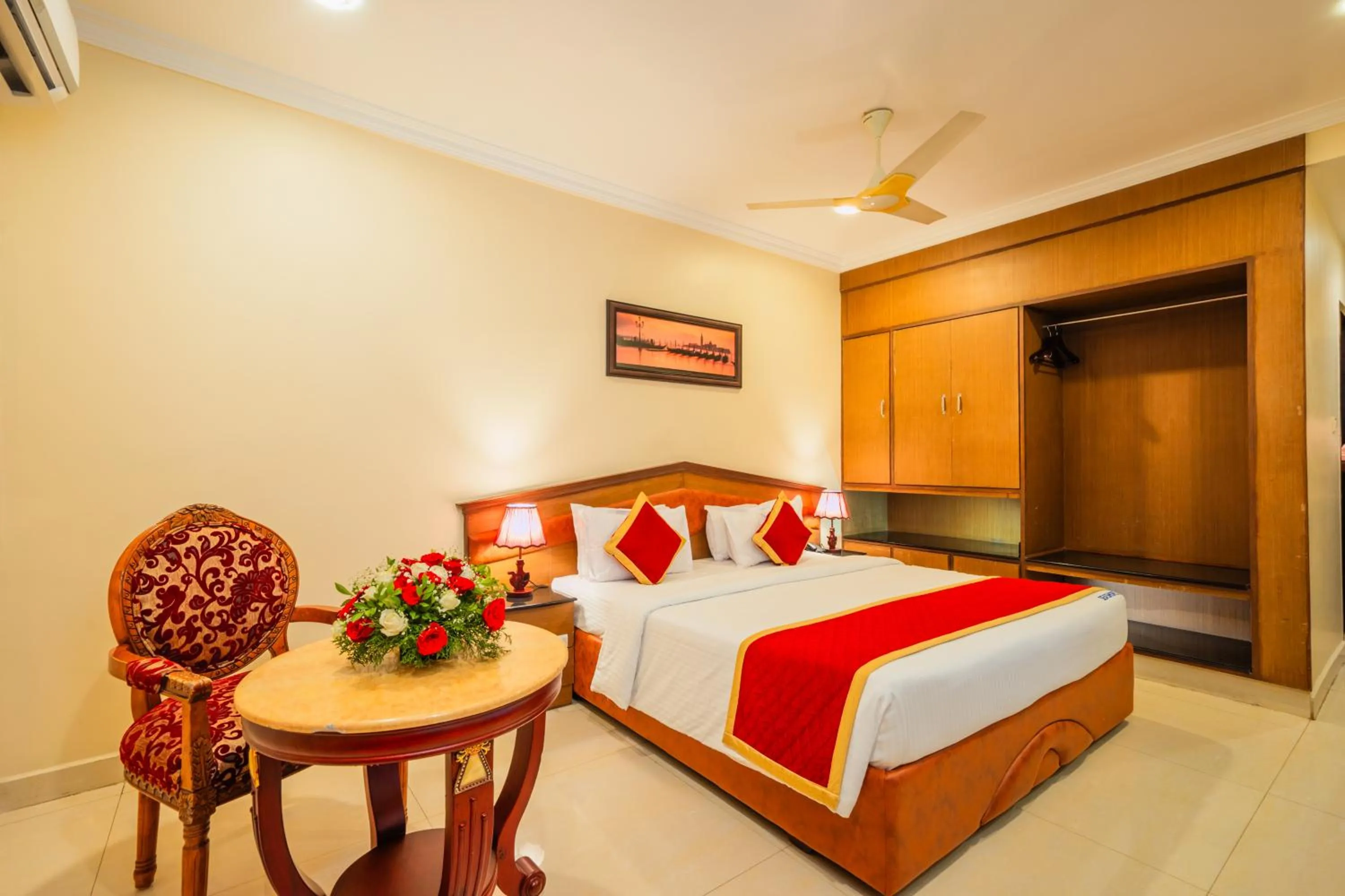 Bed in THE SEASHORE HOTEL