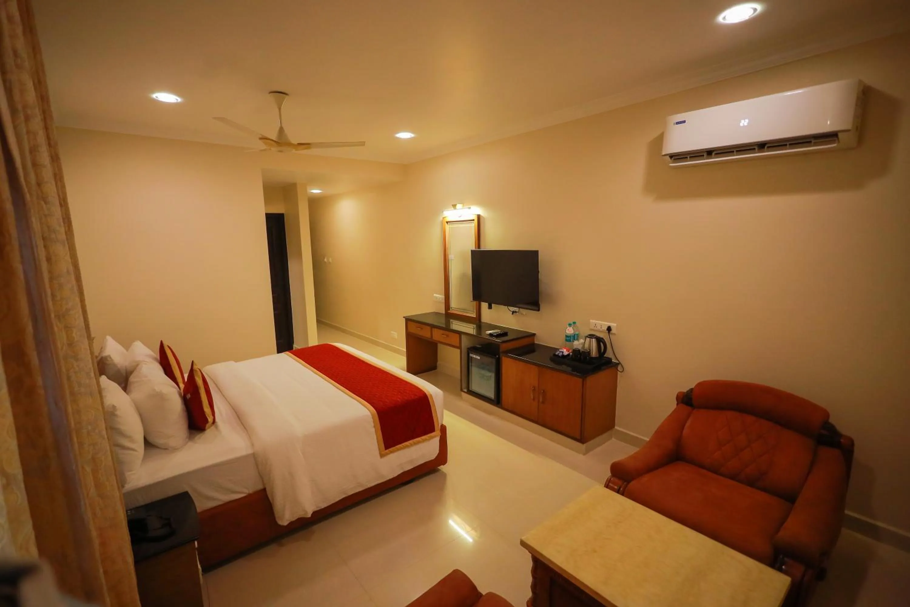 Bedroom, Bed in THE SEASHORE HOTEL