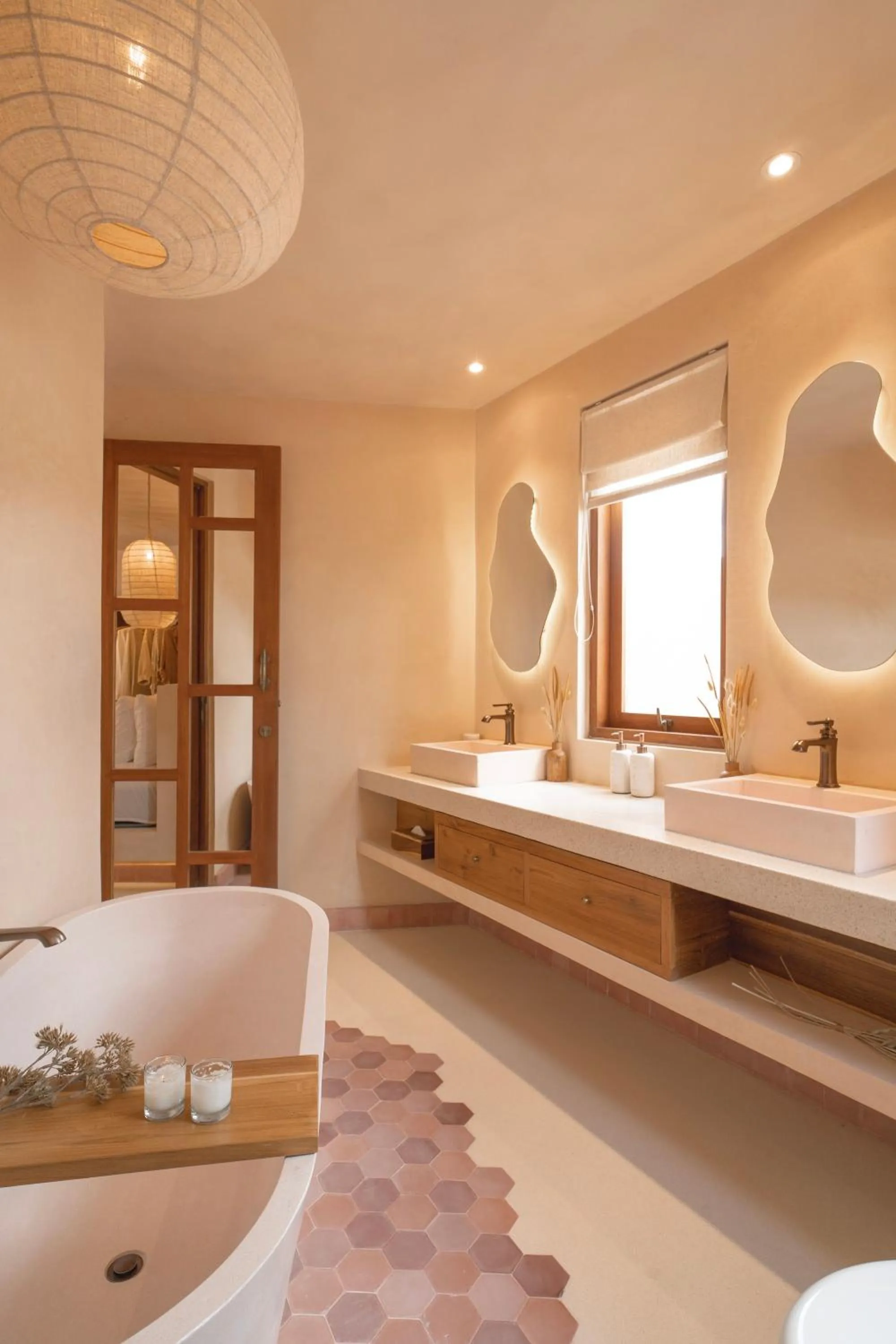 Bathroom, Bed in Dune Seseh