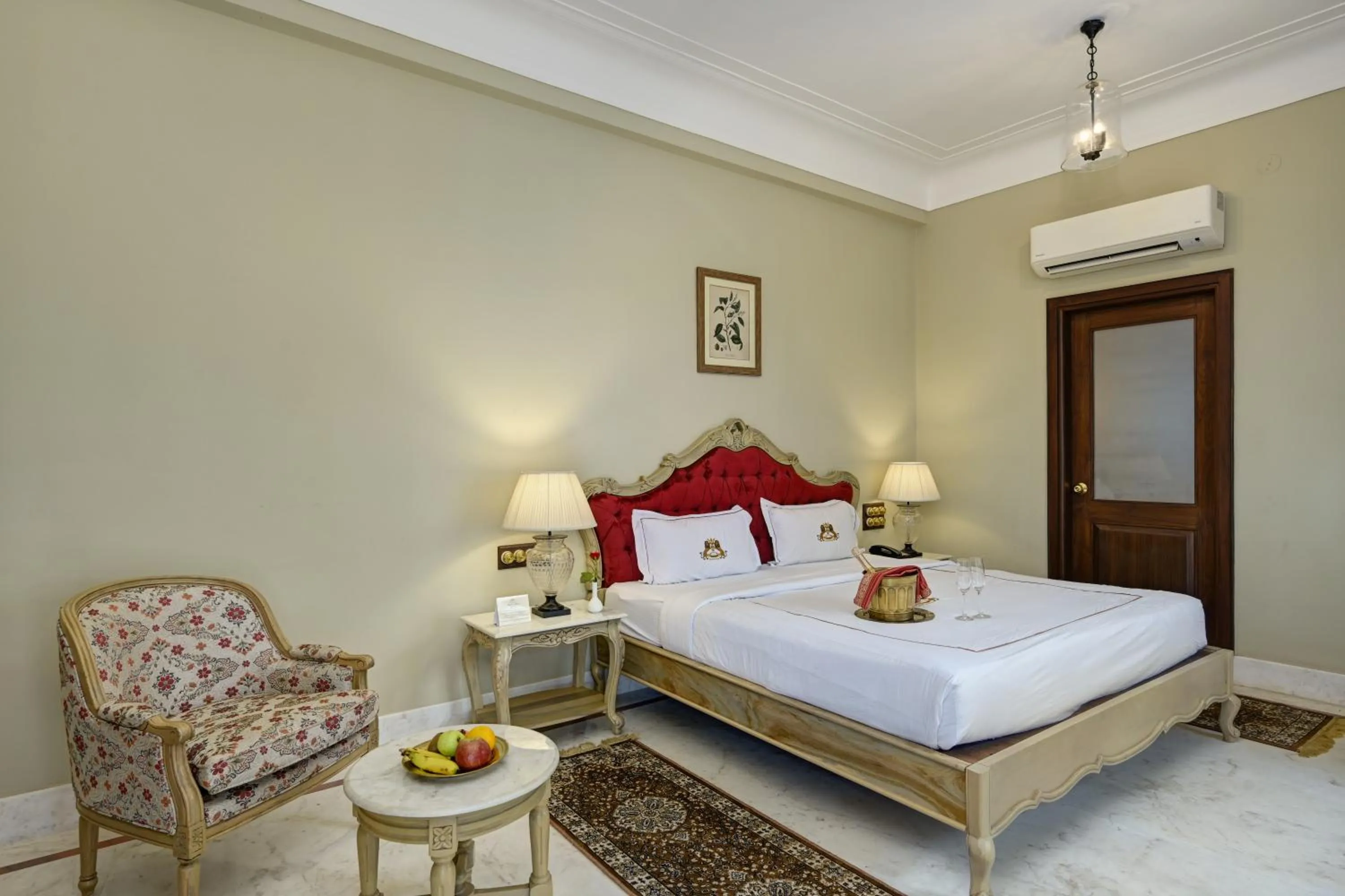Bedroom, Bed in Shahpura Haveli