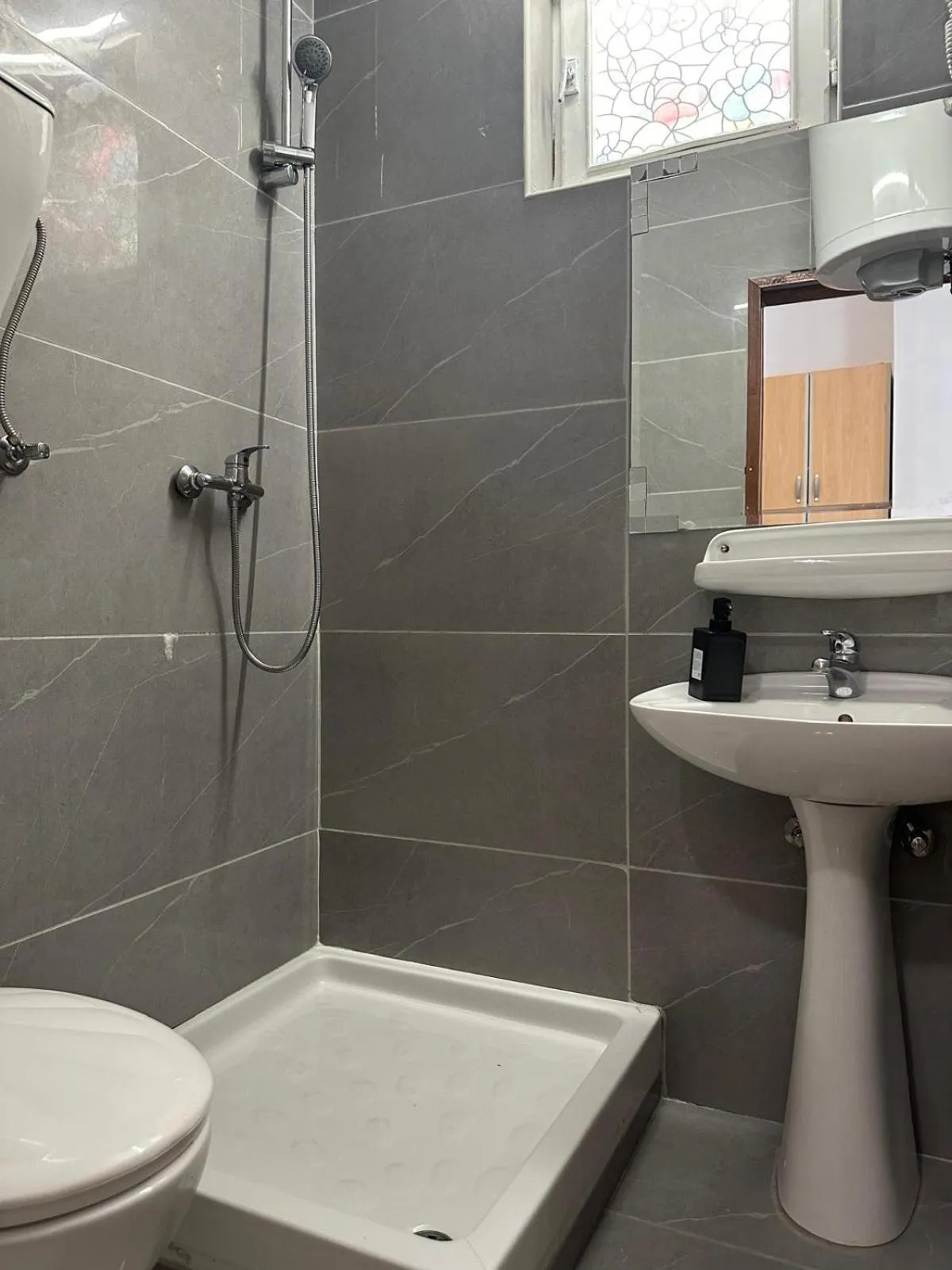 Photo of the whole room in Themis Apartment