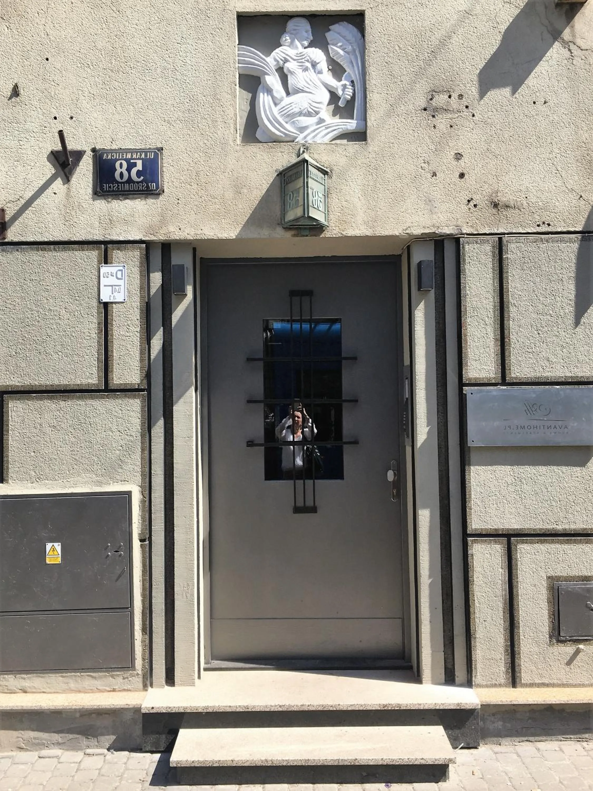 Facade/entrance in AVANTI Home