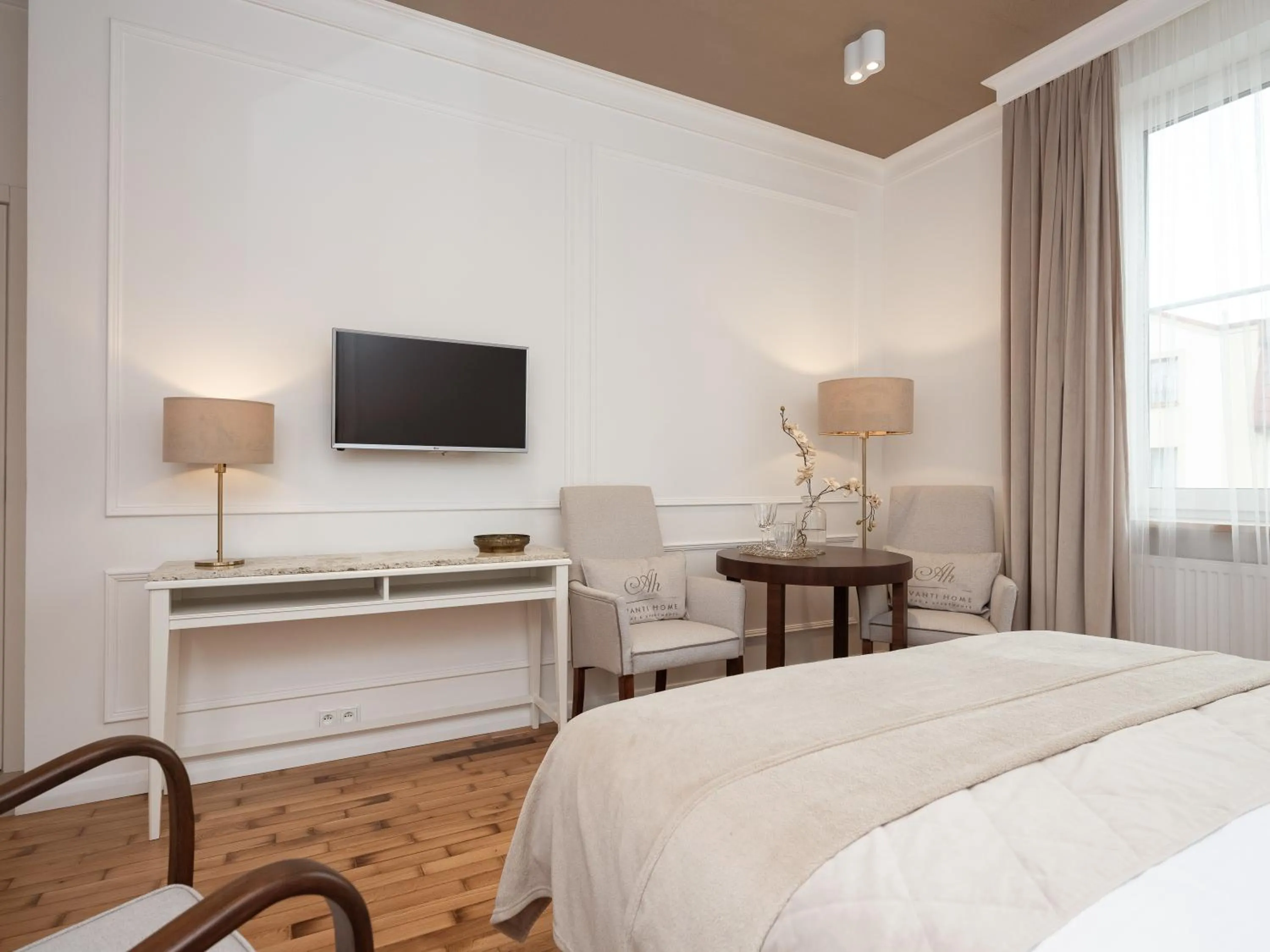 Photo of the whole room, Bed in AVANTI Home