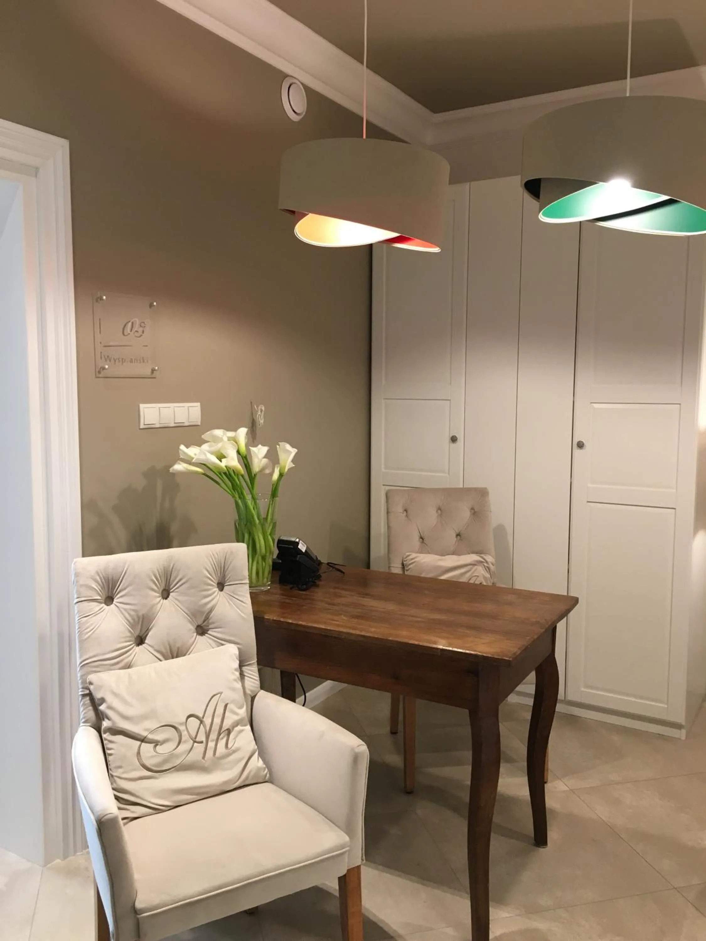 Library in AVANTI Home